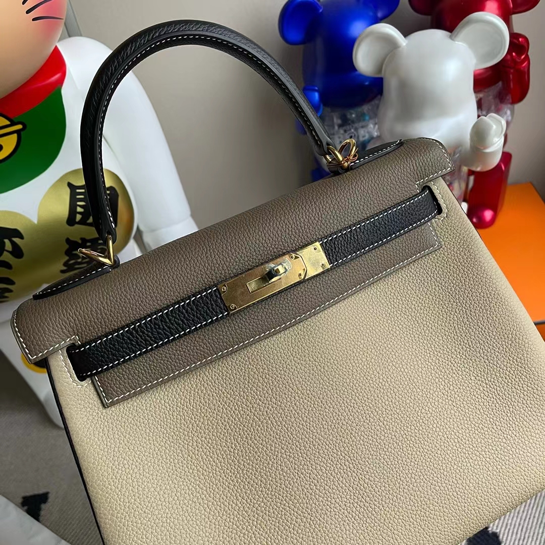 Hermès(爱马仕)Kelly 凯莉包 Togo Ck81 斑鸠灰 拼 Ck18 大象灰 拼 Ck89 黑色 金扣 28cm-拉尔森鳄鱼皮具定制 - 爱马仕包包官网 Hermès(爱马仕)Kelly 凯莉包 Togo Ck81 斑鸠灰 拼 Ck18 大象灰 拼 Ck89 黑色 金扣 28cm