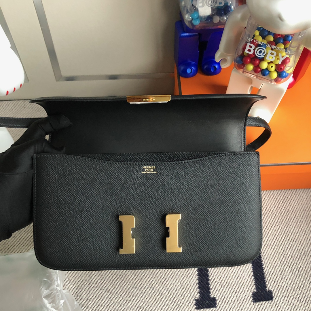 Hermès(爱马仕)Constance 空姐包 Epsom 原厂掌纹皮 ck89 黑色 Noir 金扣 26cm 顶级手缝-拉尔森鳄鱼皮具定制 - 爱马仕包包官网 Hermès(爱马仕)Constance 空姐包 Epsom 原厂掌纹皮 ck89 黑色 Noir 金扣 26cm 顶级手缝