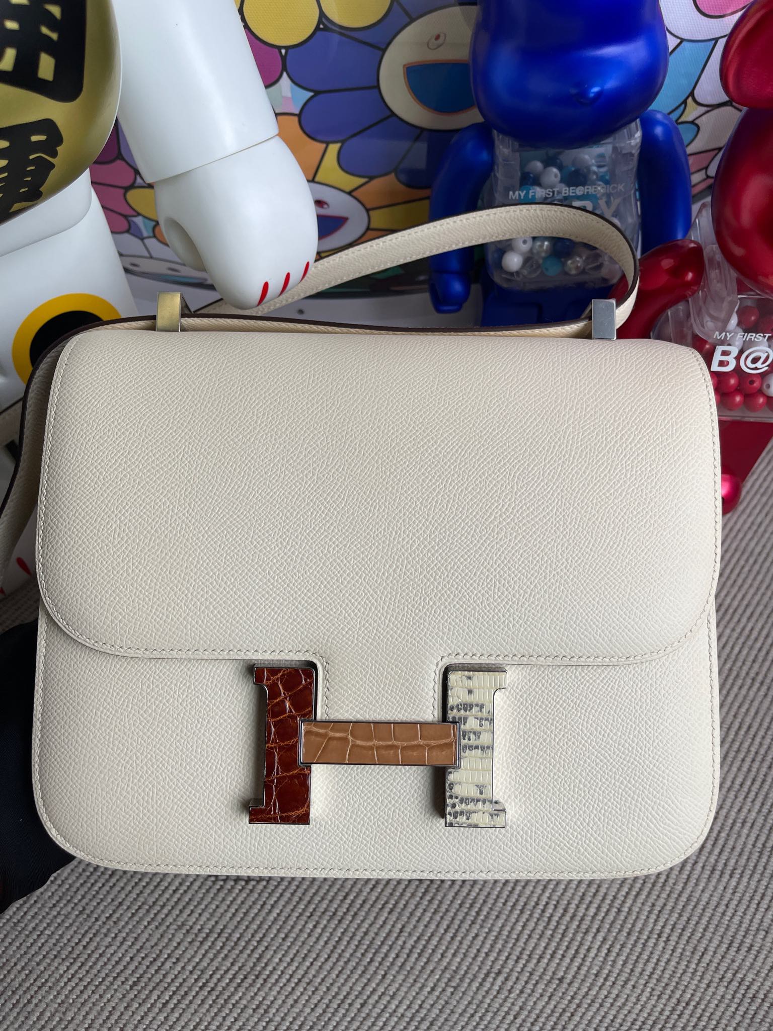 Hermès（爱马仕）Constance 空姐包 epsom 奶白色 鳄鱼蜥蜴扣 24cm 顶级手缝