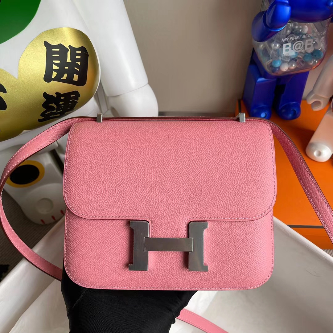Hermès（爱马仕）Constance 康康 Epsom 1Q 奶昔粉 银扣 19cm 顶级工艺 全手工缝制