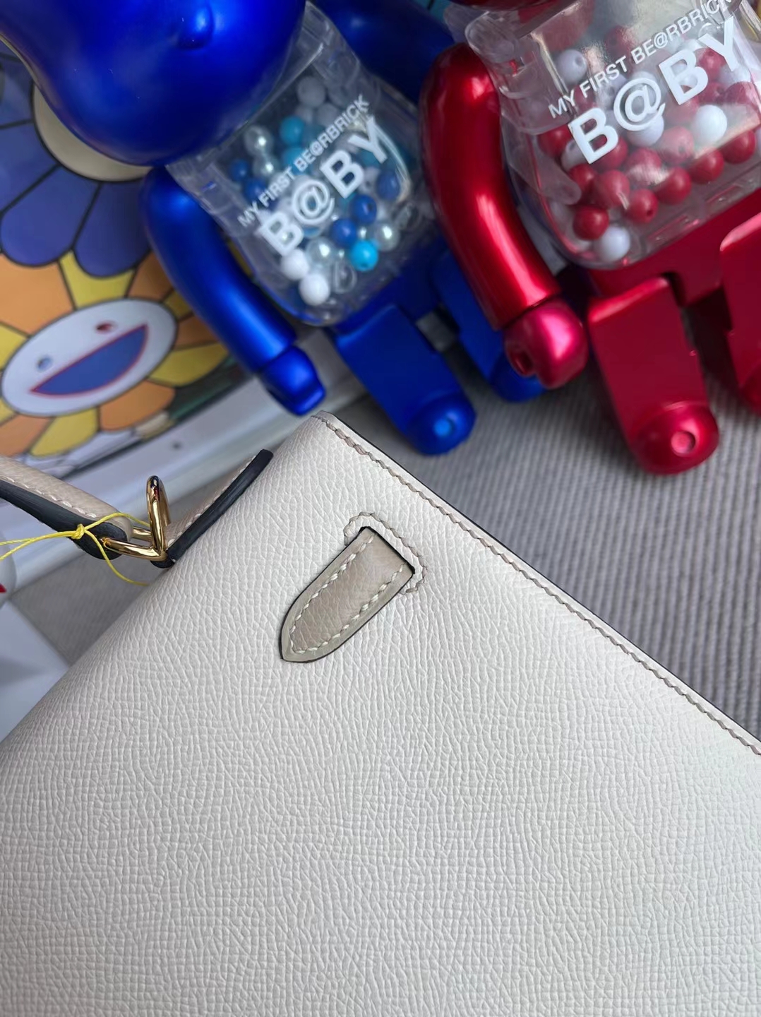 Hermès（爱马仕）Kelly 凯莉包 Epsom Ck10 奶昔白 拼 S2 风衣灰 撞色走线 金扣 25cm