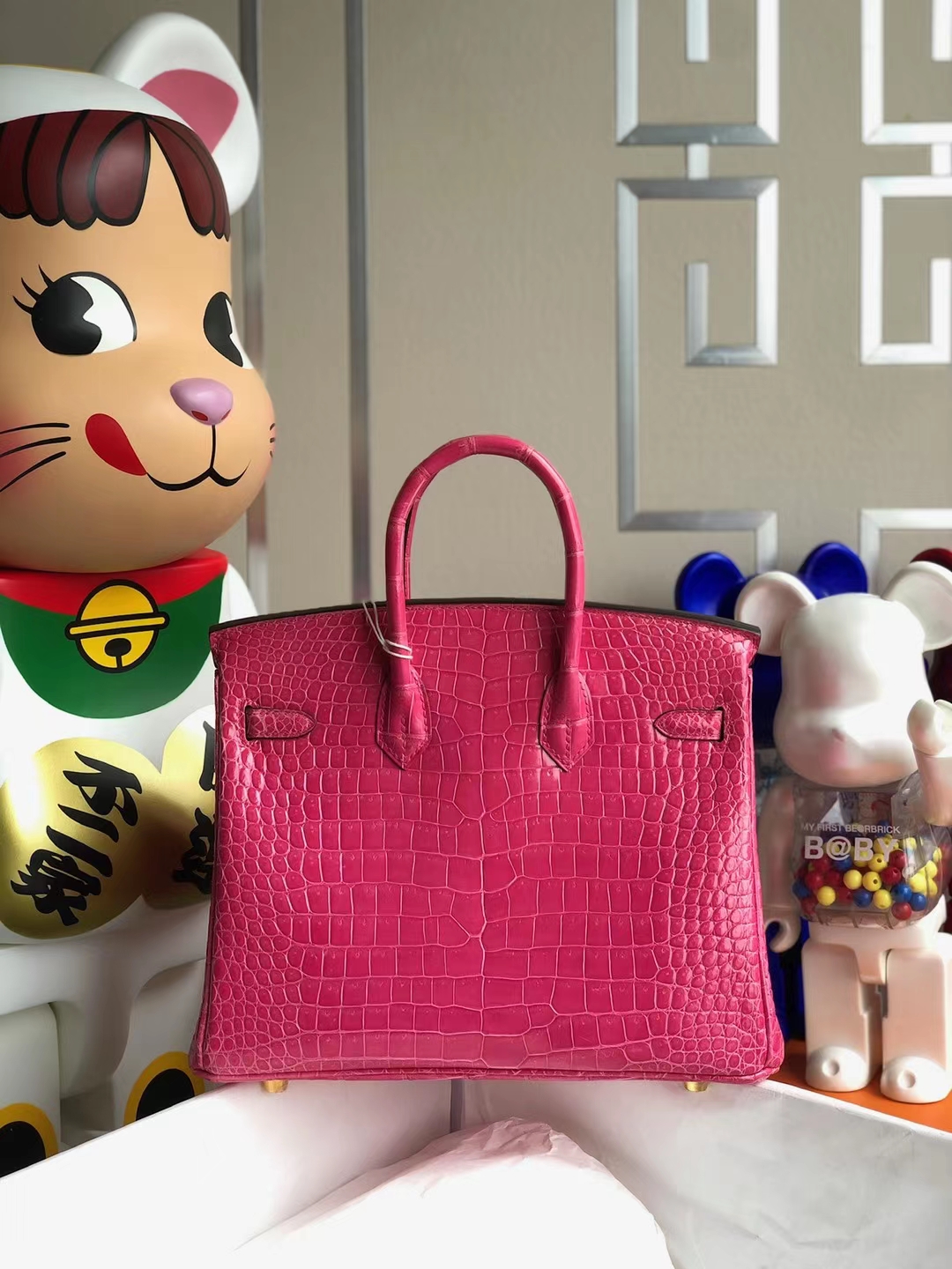Hermès(爱马仕)Birkin 铂金包 亮面倒v澳洲湾鳄 桃粉色 porosus crocodile 金扣 25cm-拉尔森鳄鱼皮具定制 - 爱马仕包包官网 Hermès(爱马仕)Birkin 铂金包 亮面倒v澳洲湾鳄 桃粉色 porosus crocodile 金扣 25cm