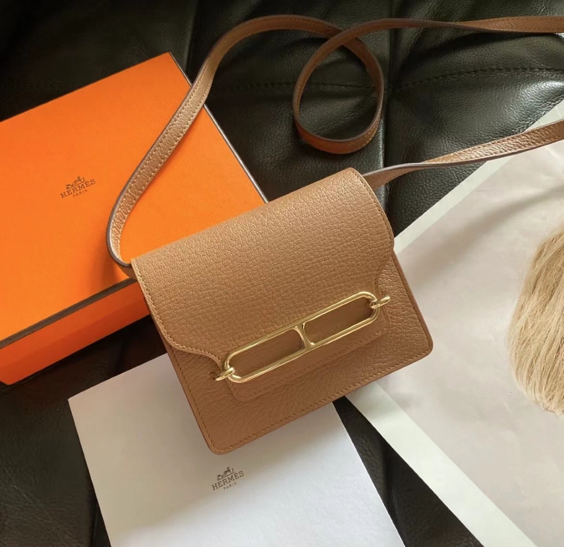 Hermès（爱马仕）新品 Roulis Slim 迷你 猪鼻子 Chevre 山羊皮 2J 雀木色 Quebracho 金扣 12.5cm