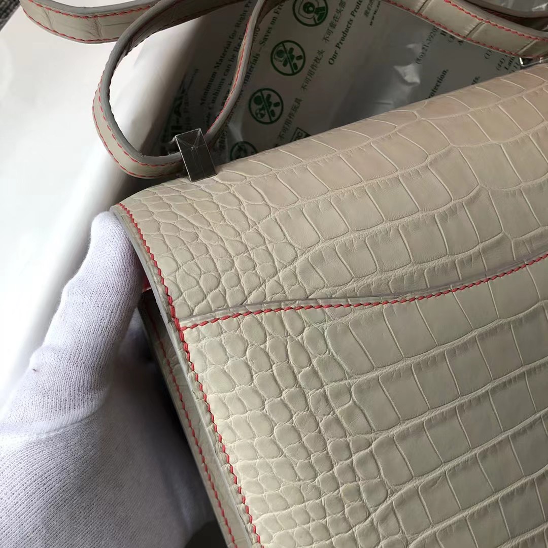 Hermès（爱马仕）Constance 康斯坦斯 Alligator matt 雾面鳄鱼 ck80 珍珠灰 拼 杜鹃红 银扣 马蹄印 24cm 顶级手缝