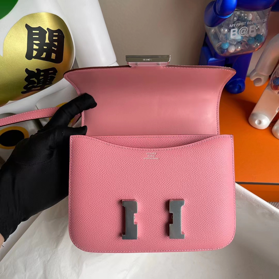 Hermès（爱马仕）Constance 康康 Epsom 1Q 奶昔粉 银扣 19cm 顶级工艺 全手工缝制