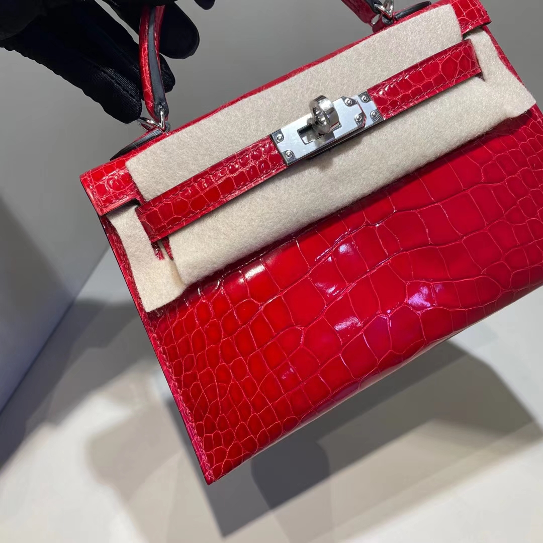 Hermès(爱马仕)Mini Kelly Ⅱ 19cm 亮面美洲鳄鱼 shiny alligator crocodile ck95 法拉利红 银扣-拉尔森鳄鱼皮具定制 - 爱马仕包包官网 Hermès(爱马仕)Mini Kelly Ⅱ 19cm 亮面美洲鳄鱼 shiny alligator crocodile ck95 法拉利红 银扣