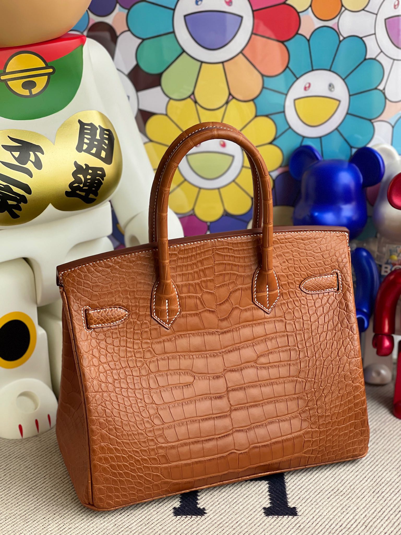 Hermès(爱马仕)Birkin 铂金包 Alligator matt 雾面鳄鱼 马鞍棕色 金扣 30cm 顶级手缝-拉尔森鳄鱼皮具定制 - 爱马仕包包官网 Hermès(爱马仕)Birkin 铂金包 Alligator matt 雾面鳄鱼 马鞍棕色 金扣 30cm 顶级手缝
