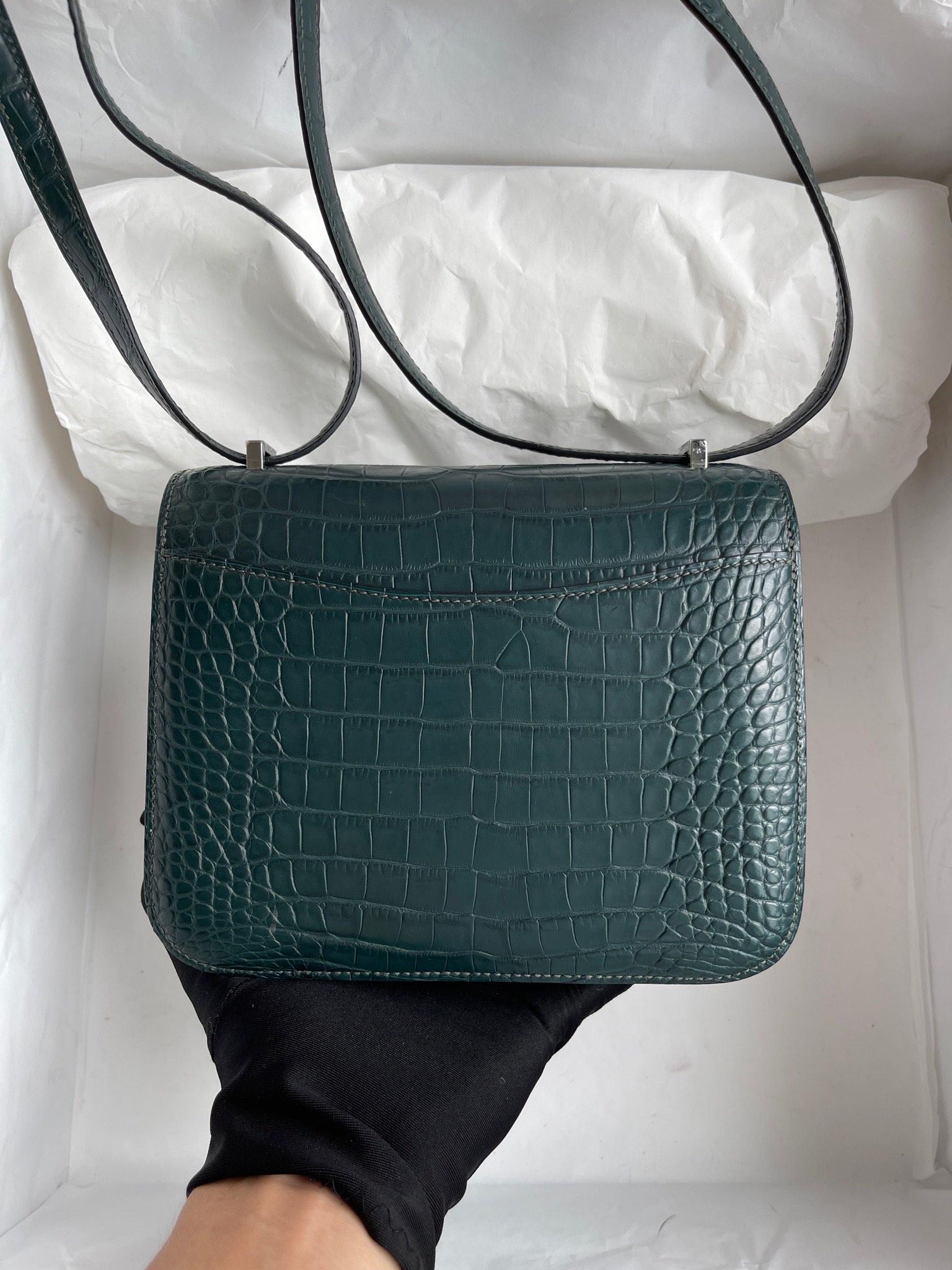 Hermès(爱马仕)Constance 康斯坦斯 Alligator matt 雾面鳄 卢梭绿 拼 蜥蜴扣 18cm 顶级手缝-拉尔森鳄鱼皮具定制 - 爱马仕包包官网 Hermès(爱马仕)Constance 康斯坦斯 Alligator matt 雾面鳄 卢梭绿 拼 蜥蜴扣 18cm 顶级手缝