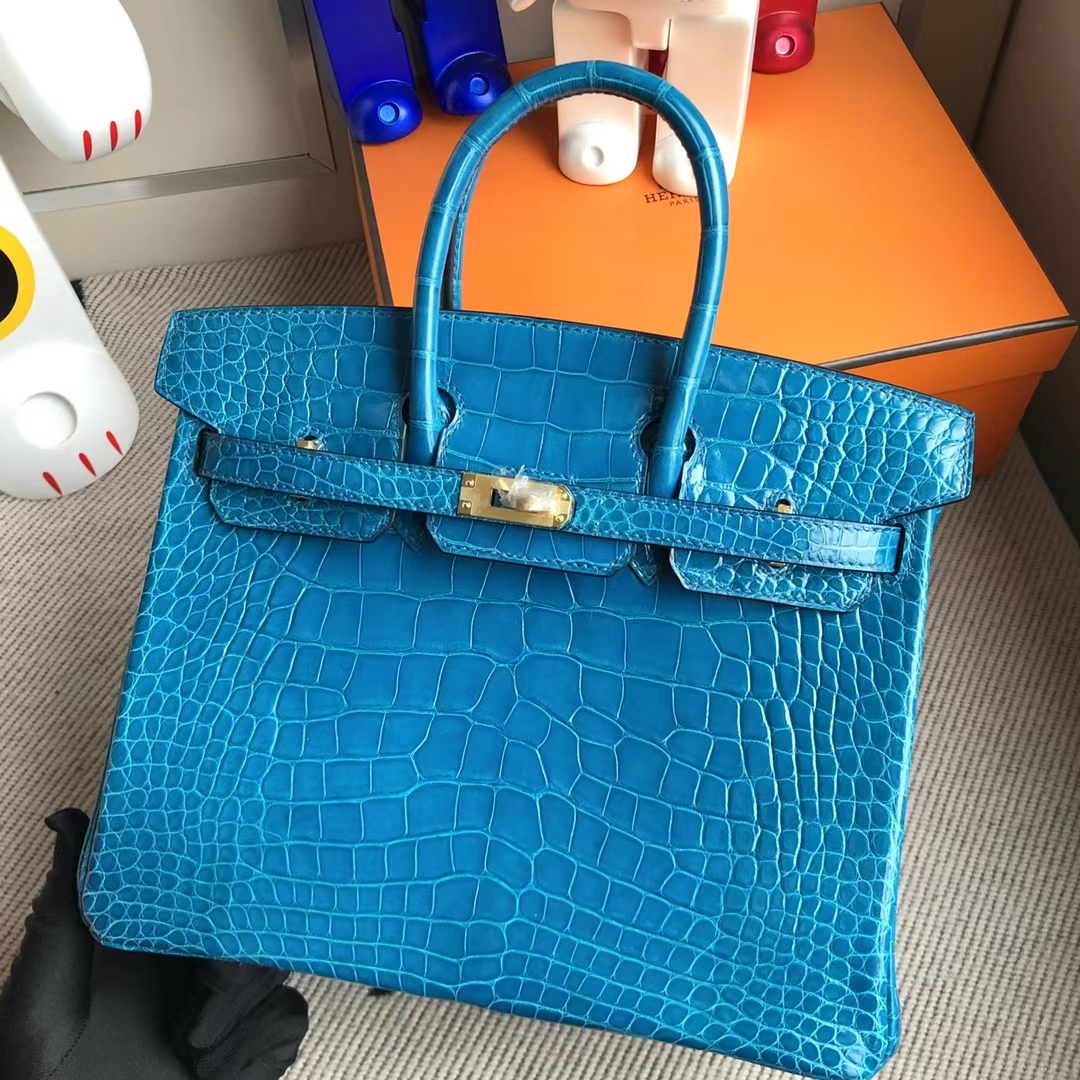 Hermès(爱马仕)Birkin 铂金包 亮面美洲鳄鱼 7w 伊兹密尔蓝 shiny alligator crocodile 金扣 25cm-拉尔森鳄鱼皮具定制 - 爱马仕包包官网 Hermès(爱马仕)Birkin 铂金包 亮面美洲鳄鱼 7w 伊兹密尔蓝 shiny alligator crocodile 金扣 25cm