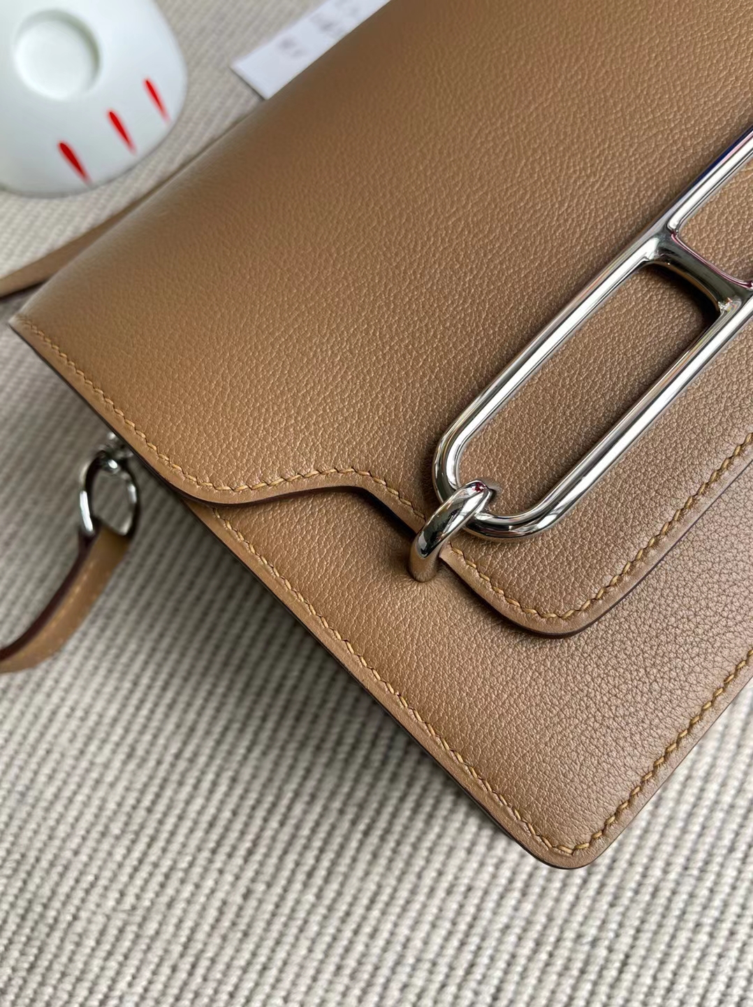 Hermès（爱马仕）Roulis 猪鼻包 evercolor D0 威马犬米色 银扣 18cm