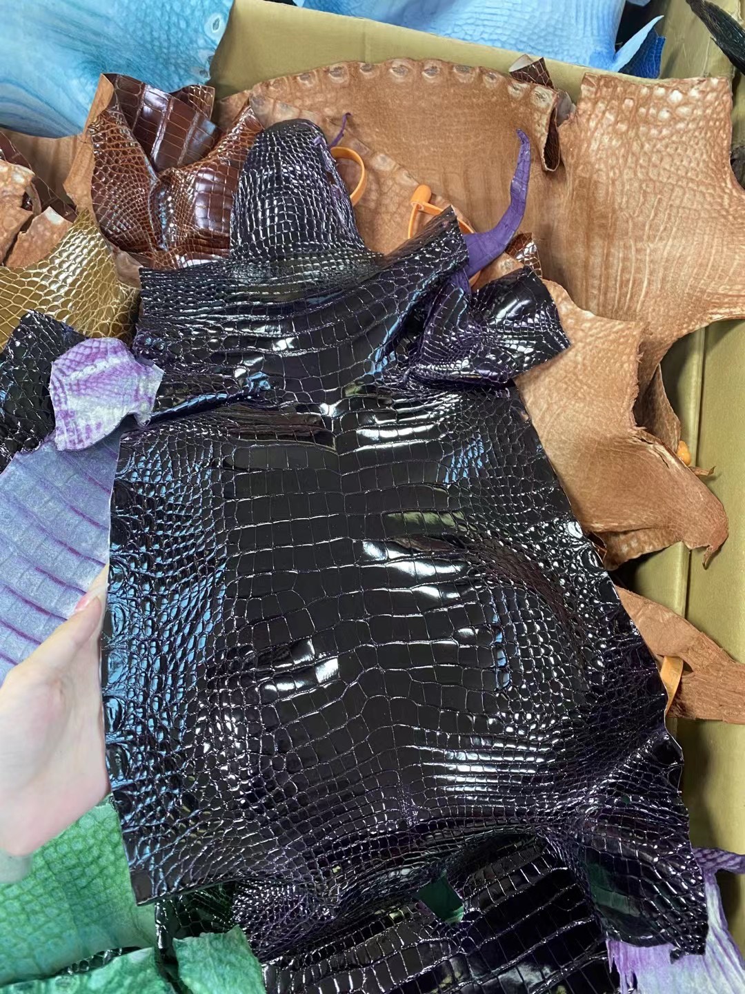 Hermès（爱马仕）新货 皮料 鳄鱼皮 经典黑
