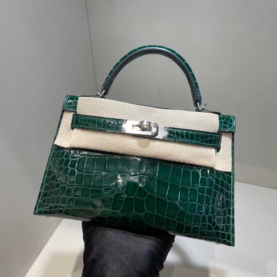 Hermès(爱马仕)mini Kelly Ⅱ 迷你凯莉 亮面美洲鳄 shiny alligator ck67 祖母绿 银扣 19cm-拉尔森鳄鱼皮具定制 - 爱马仕包包官网 Hermès(爱马仕)mini Kelly Ⅱ 迷你凯莉 亮面美洲鳄 shiny alligator ck67 祖母绿 银扣 19cm
