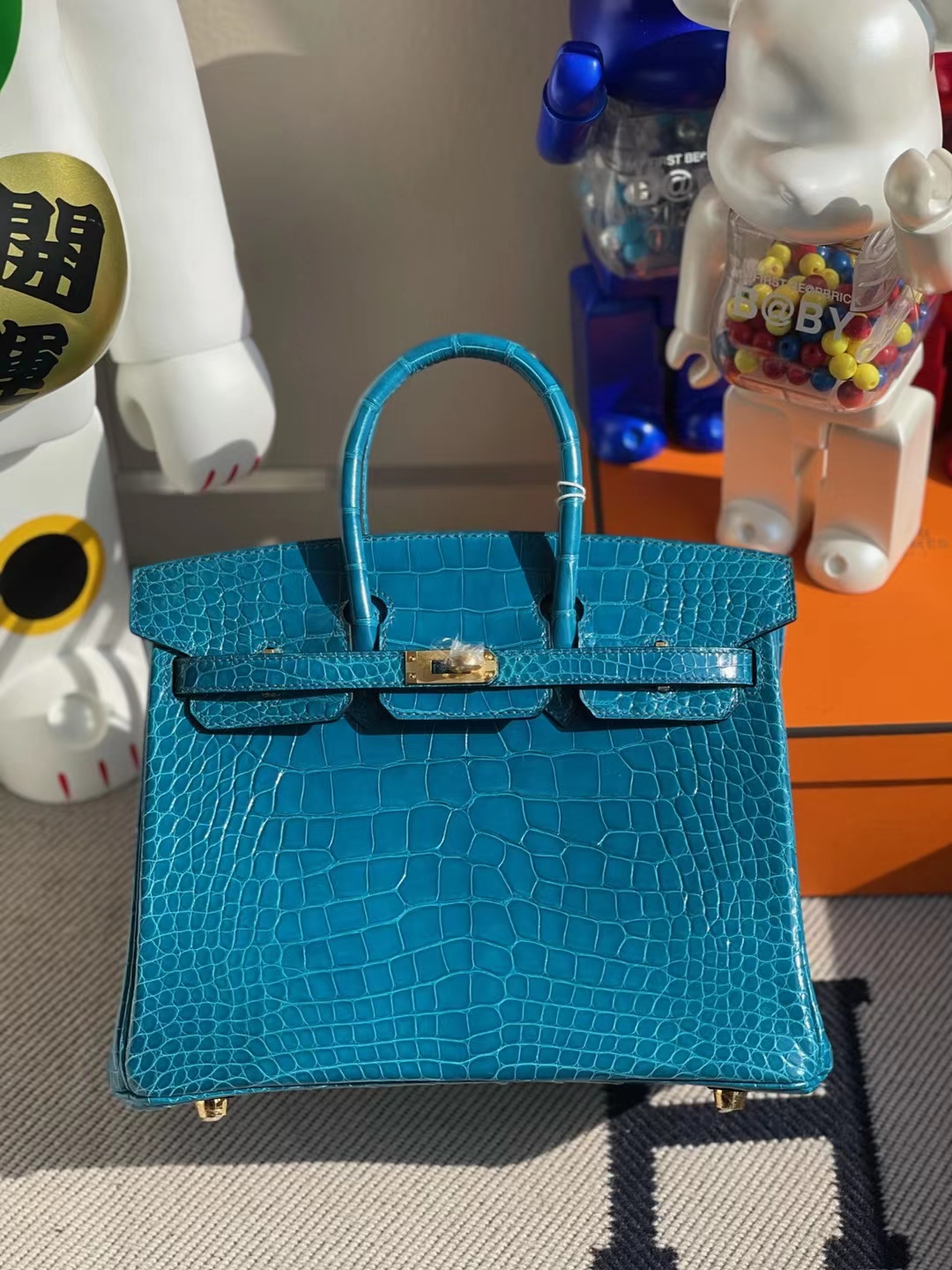 Hermès(爱马仕)Birkin 铂金包 亮面美洲鳄鱼 7w 伊兹密尔蓝 shiny alligator crocodile 金扣 25cm-拉尔森鳄鱼皮具定制 - 爱马仕包包官网 Hermès(爱马仕)Birkin 铂金包 亮面美洲鳄鱼 7w 伊兹密尔蓝 shiny alligator crocodile 金扣 25cm