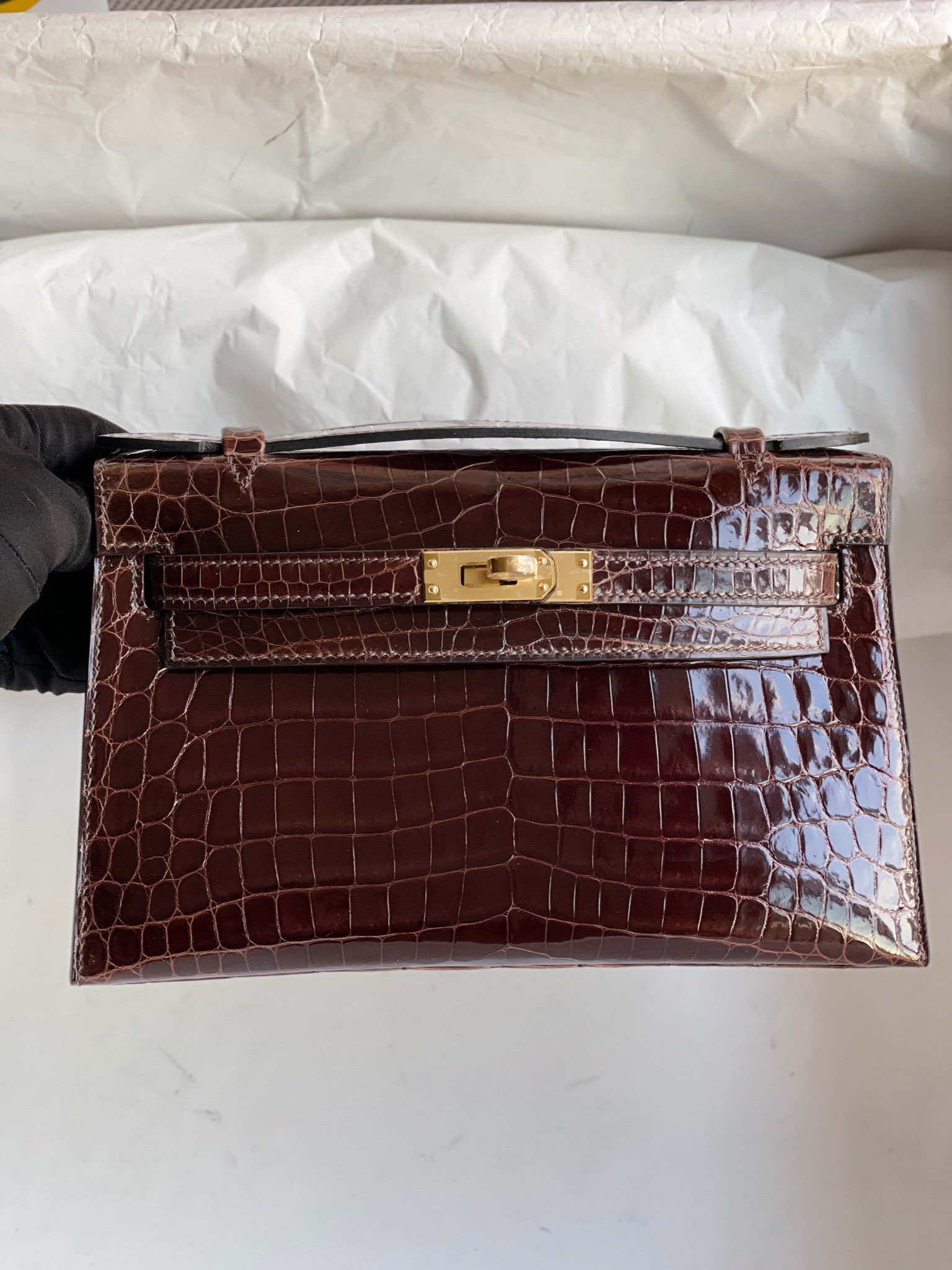Hermès(爱马仕)Mini kelly pochette Alligator shiny 亮面鳄鱼 咖啡色 金扣 22cm-拉尔森鳄鱼皮具定制 - 爱马仕包包官网 Hermès(爱马仕)Mini kelly pochette Alligator shiny 亮面鳄鱼 咖啡色 金扣 22cm