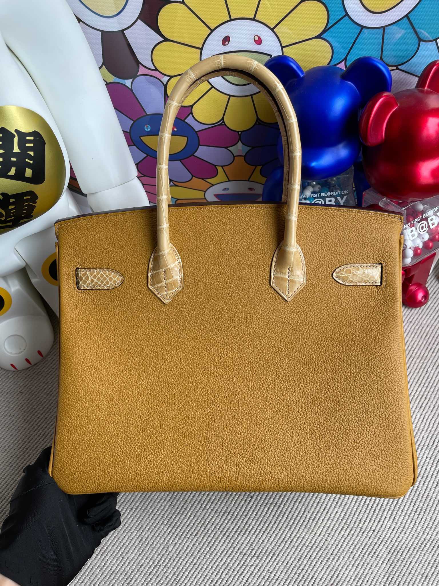 Hermès(爱马仕)Touch 系列 Birkin 铂金包 芝麻色 亮面鳄鱼 金扣 30cm 顶级手缝-拉尔森鳄鱼皮具定制 - 爱马仕包包官网 Hermès(爱马仕)Touch 系列 Birkin 铂金包 芝麻色 亮面鳄鱼 金扣 30cm 顶级手缝