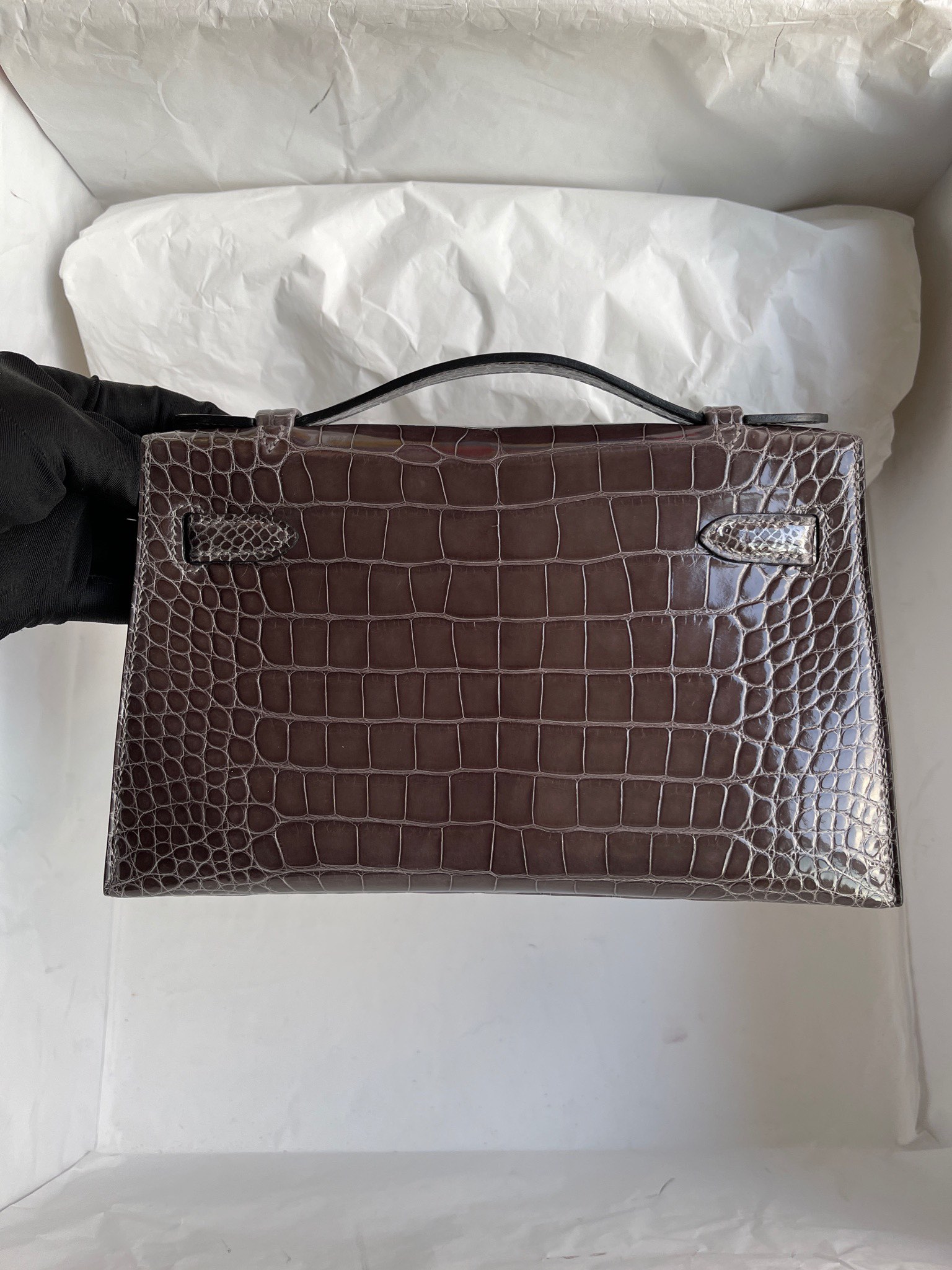 Hermès(爱马仕)Mini kelly pochette Alligator shiny 亮面鳄鱼 石墨灰 graphite 银扣 22cm-拉尔森鳄鱼皮具定制 - 爱马仕包包官网 Hermès(爱马仕)Mini kelly pochette Alligator shiny 亮面鳄鱼 石墨灰 graphite 银扣 22cm