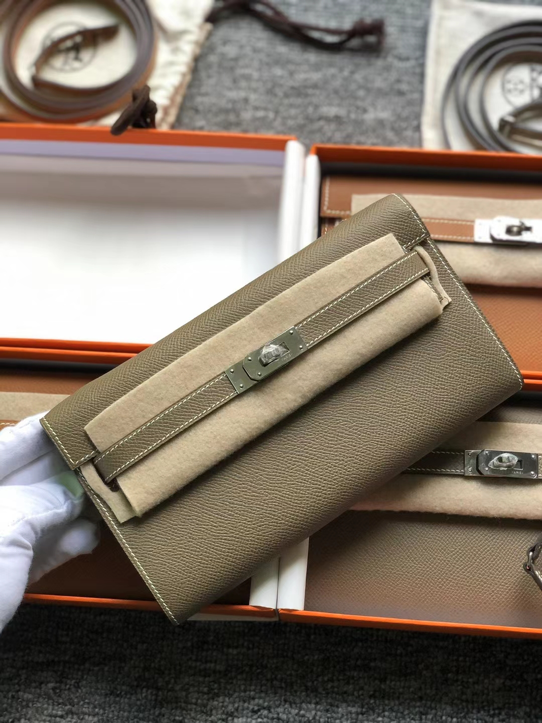 Hermès（爱马仕）Kelly woc epsom ck18 大象灰 银扣