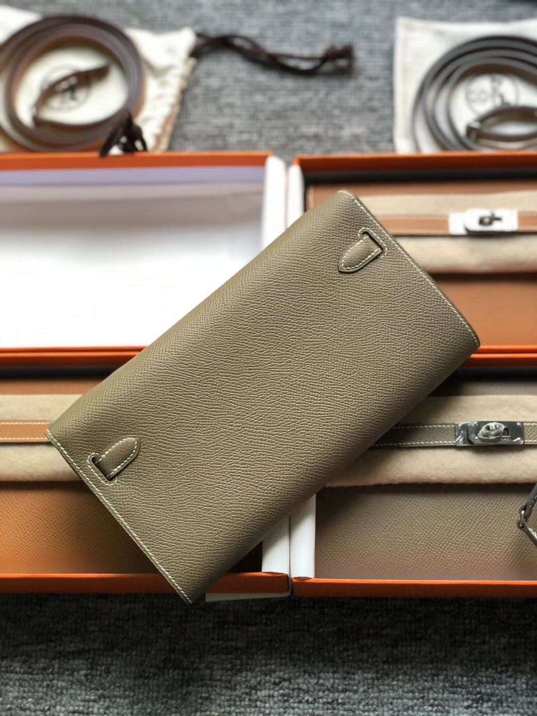 Hermès（爱马仕）Kelly woc epsom ck18 大象灰 银扣