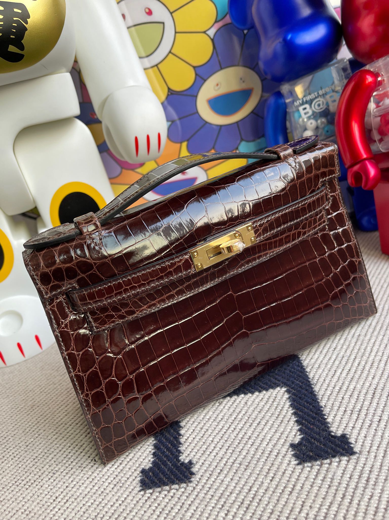 Hermès(爱马仕)Mini kelly pochette Alligator shiny 亮面鳄鱼 咖啡色 金扣 22cm-拉尔森鳄鱼皮具定制 - 爱马仕包包官网 Hermès(爱马仕)Mini kelly pochette Alligator shiny 亮面鳄鱼 咖啡色 金扣 22cm