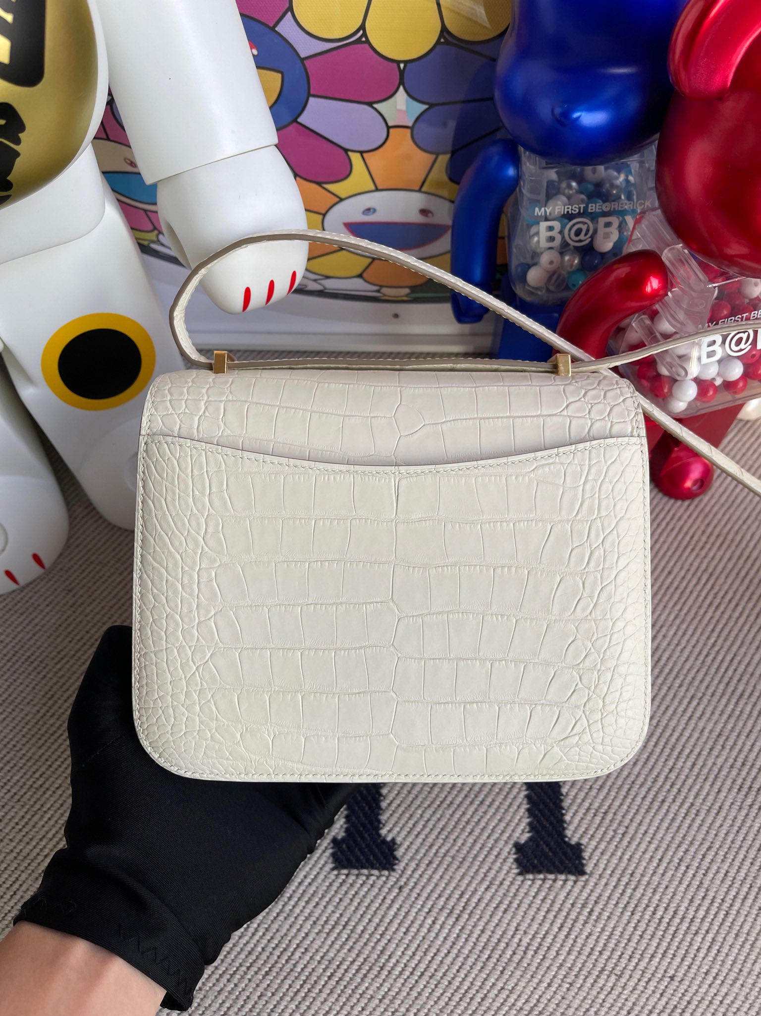 Hermès(爱马仕)Constance 康斯坦斯 Alligator matt 雾面鳄鱼 8L 奶油白 Beton 金扣 18cm 顶级手缝-拉尔森鳄鱼皮具定制 - 爱马仕包包官网 Hermès(爱马仕)Constance 康斯坦斯 Alligator matt 雾面鳄鱼 8L 奶油白 Beton 金扣 18cm 顶级手缝