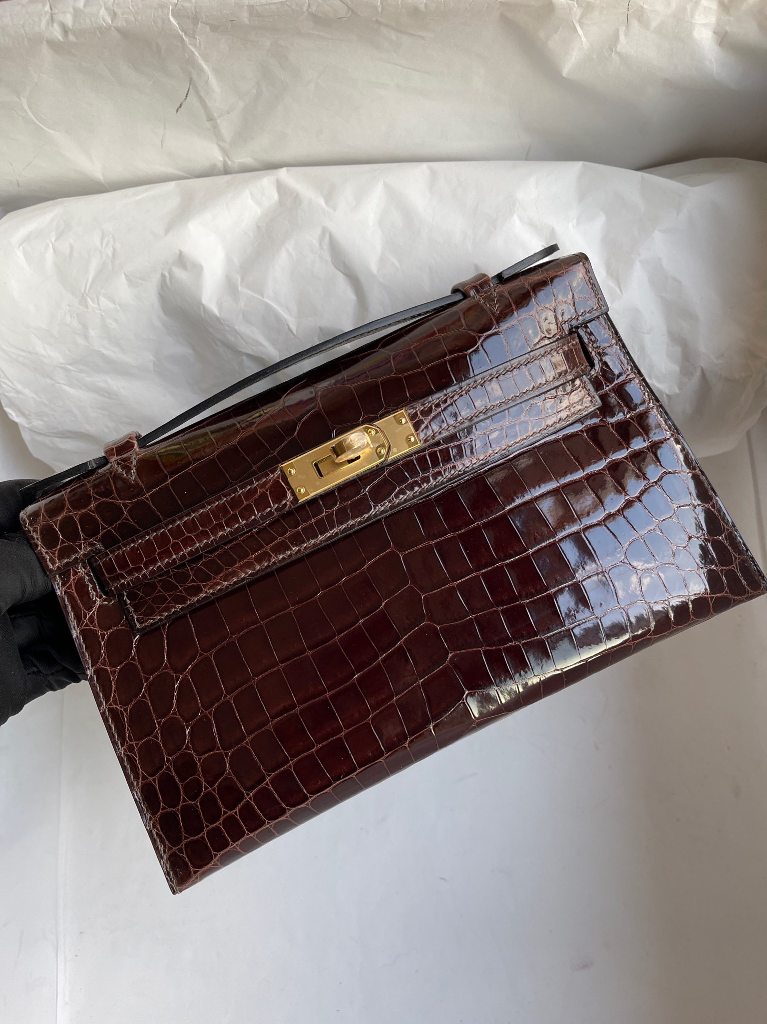Hermès(爱马仕)Mini kelly pochette Alligator shiny 亮面鳄鱼 咖啡色 金扣 22cm-拉尔森鳄鱼皮具定制 - 爱马仕包包官网 Hermès(爱马仕)Mini kelly pochette Alligator shiny 亮面鳄鱼 咖啡色 金扣 22cm