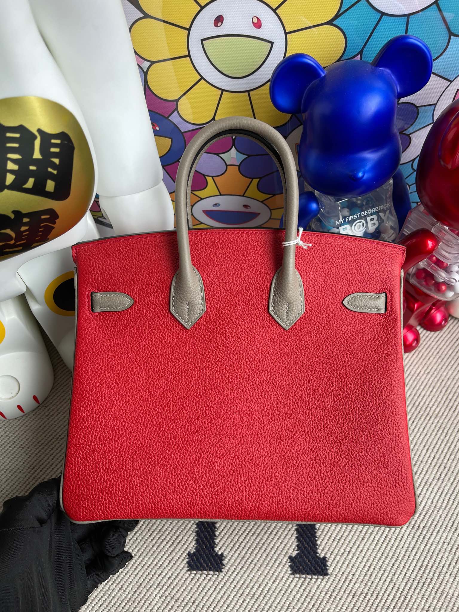 Hermès(爱马仕)Birkin 铂金包 原厂小牛皮 togo Q5 国旗红 拼 M8 沥青灰 金扣 25cm 顶级手缝-拉尔森鳄鱼皮具定制 - 爱马仕包包官网 Hermès(爱马仕)Birkin 铂金包 原厂小牛皮 togo Q5 国旗红 拼 M8 沥青灰 金扣 25cm 顶级手缝