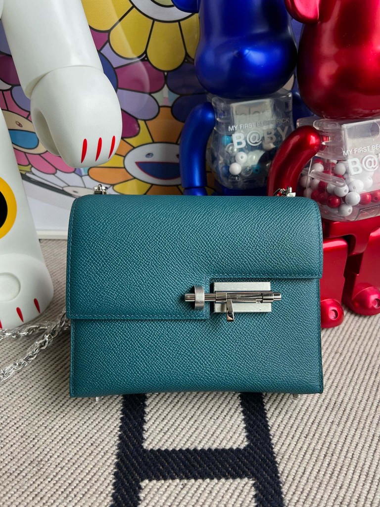 Hermès(爱马仕)Verrou 机枪包 Epsom 原厂掌纹皮 W0 博斯普鲁斯绿 银扣 17cm 顶级手缝-拉尔森鳄鱼皮具定制 - 爱马仕包包官网 Hermès(爱马仕)Verrou 机枪包 Epsom 原厂掌纹皮 W0 博斯普鲁斯绿 银扣 17cm 顶级手缝