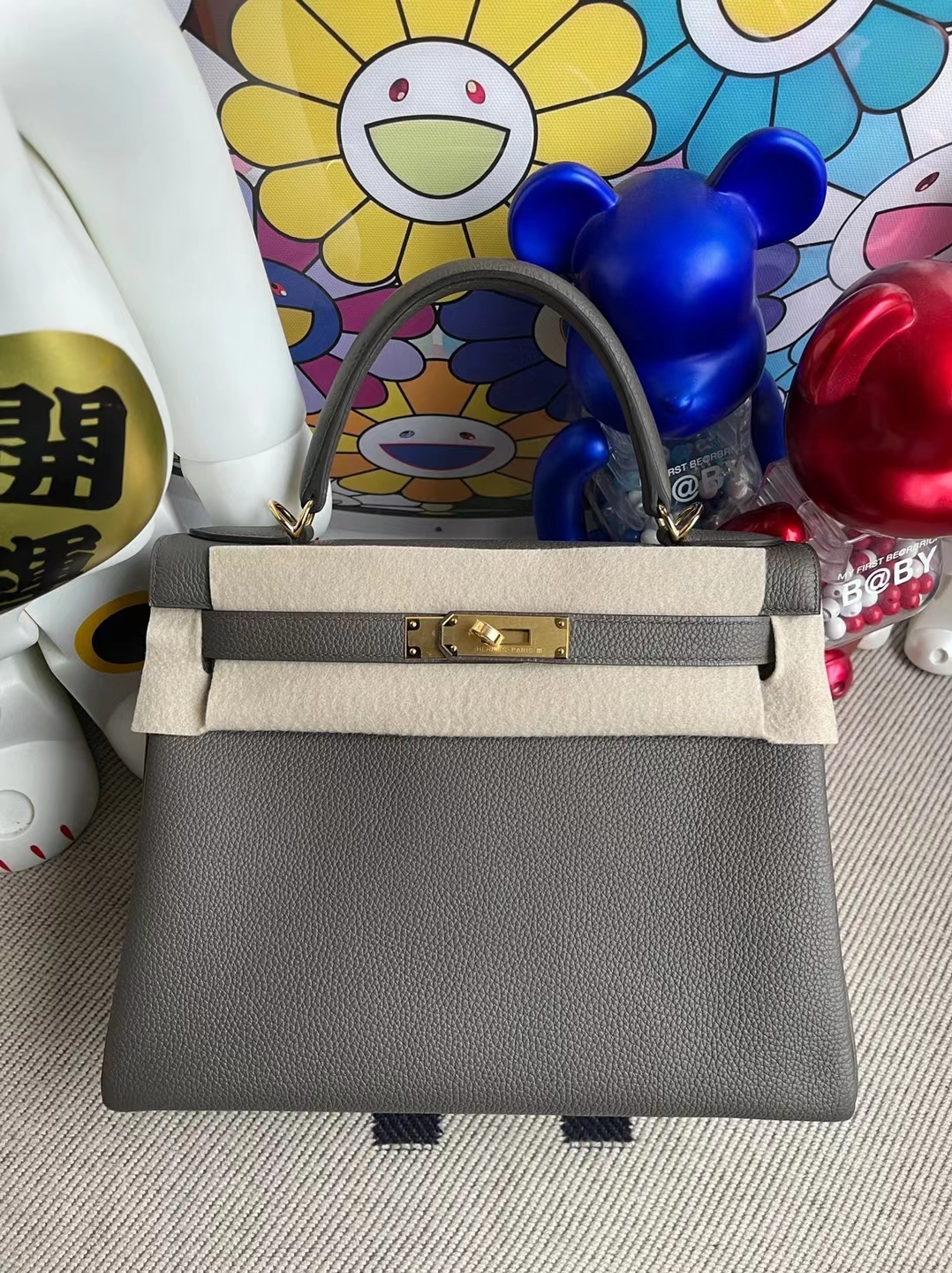 Hermès(爱马仕)Kelly 凯莉包 Togo 8F 锡器灰 金扣 28cm 顶级工艺 全手工缝制-拉尔森鳄鱼皮具定制 - 爱马仕包包官网 Hermès(爱马仕)Kelly 凯莉包 Togo 8F 锡器灰 金扣 28cm 顶级工艺 全手工缝制