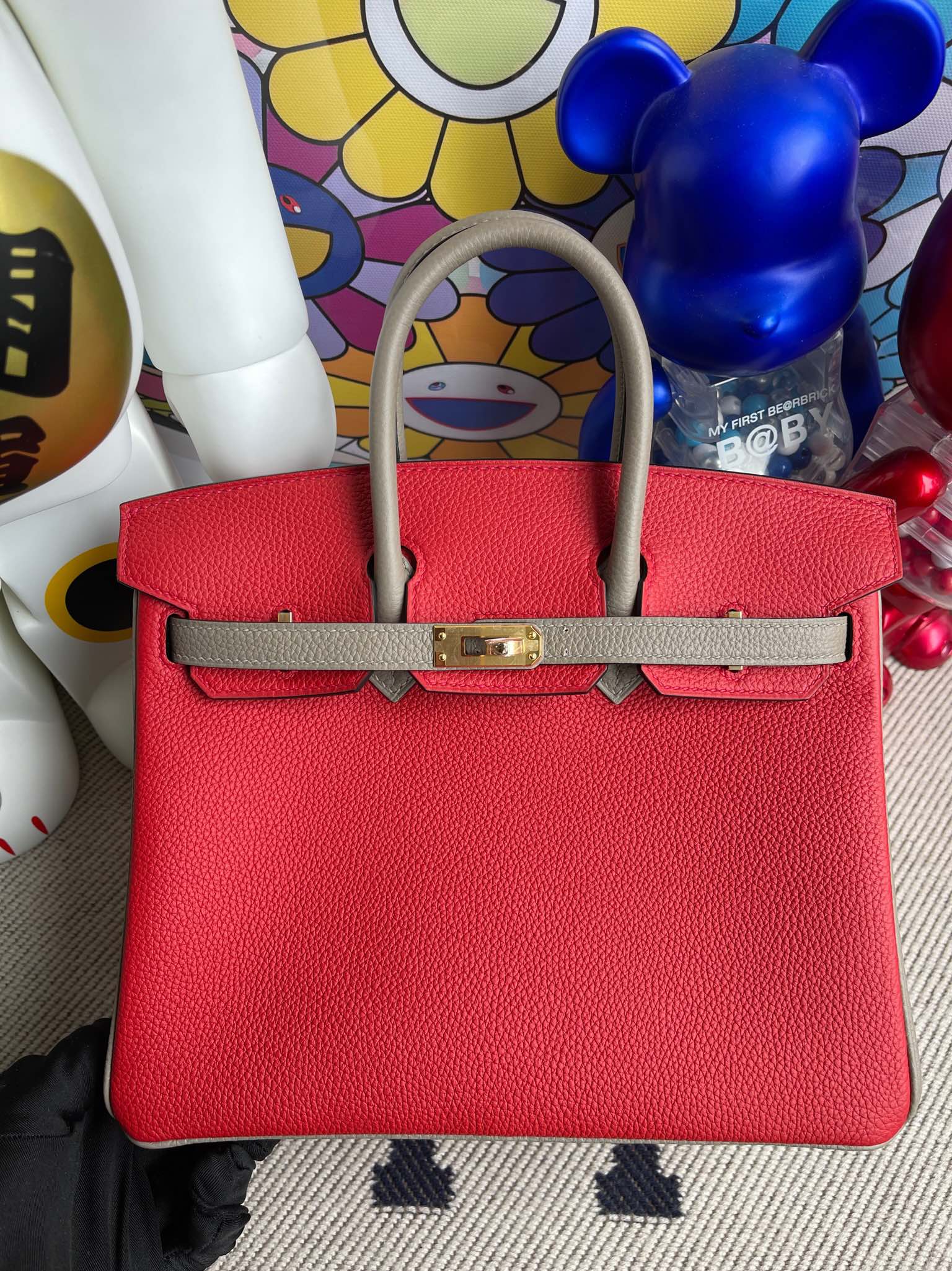 Hermès(爱马仕)Birkin 铂金包 原厂小牛皮 togo Q5 国旗红 拼 M8 沥青灰 金扣 25cm 顶级手缝-拉尔森鳄鱼皮具定制 - 爱马仕包包官网 Hermès(爱马仕)Birkin 铂金包 原厂小牛皮 togo Q5 国旗红 拼 M8 沥青灰 金扣 25cm 顶级手缝