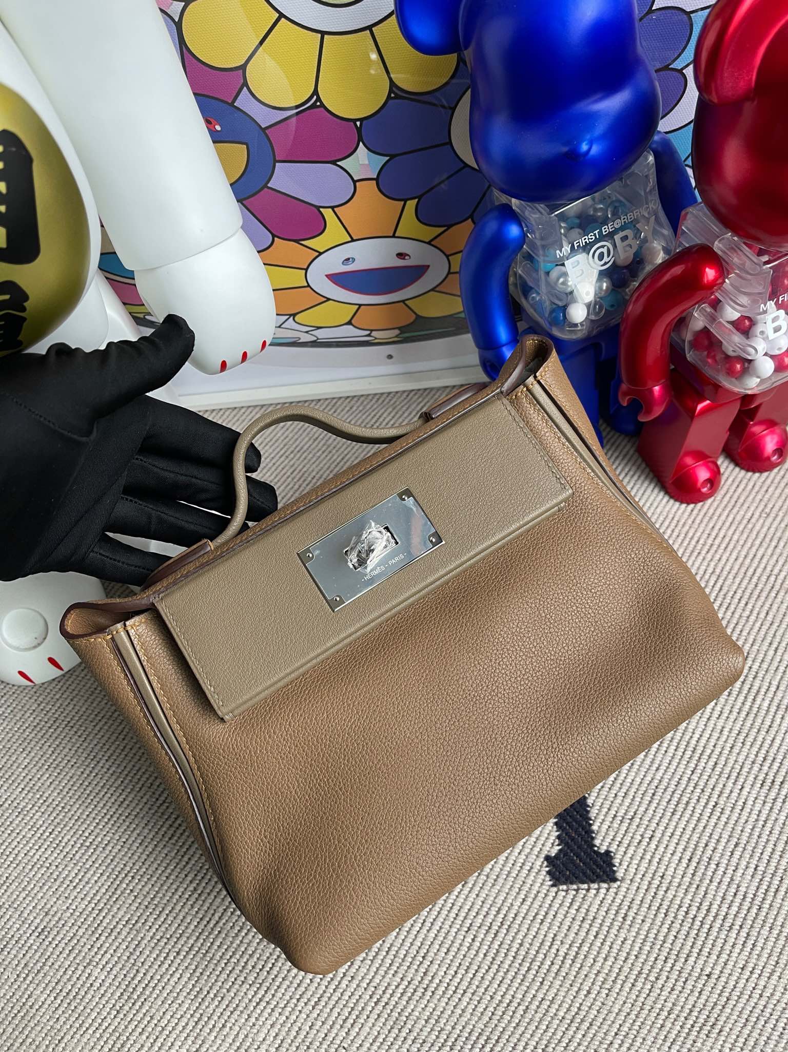 Hermès(爱马仕)Mini kelly 2424 evecolor D0 威玛犬米色 拼大象灰 银扣 顶级手缝-拉尔森鳄鱼皮具定制 - 爱马仕包包官网 Hermès(爱马仕)Mini kelly 2424 evecolor D0 威玛犬米色 拼大象灰 银扣 顶级手缝