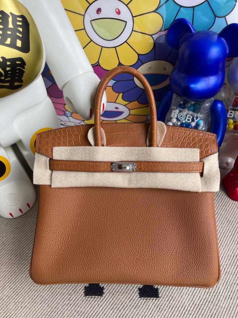 Hermès(爱马仕)Birkin Touch 系列 金棕拼雾面鳄鱼 银扣 25cm 顶级手缝-拉尔森鳄鱼皮具定制 - 爱马仕包包官网 Hermès(爱马仕)Birkin Touch 系列 金棕拼雾面鳄鱼 银扣 25cm 顶级手缝