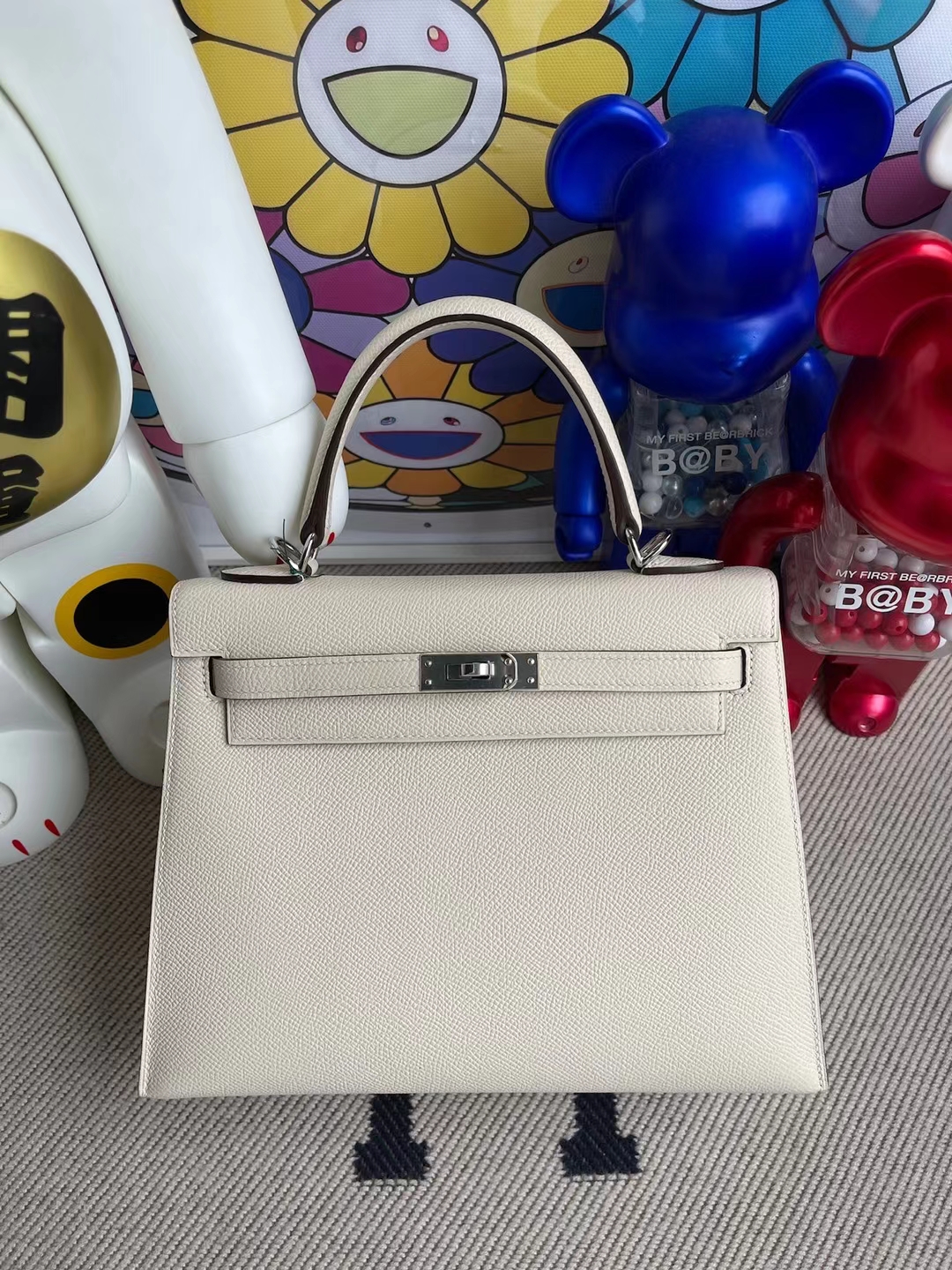 Hermès(爱马仕)Kelly 凯莉包 Epsom i2 奶油白 内拼 2s 芝麻色 银扣 25cm 顶级工艺 全手工缝制-拉尔森鳄鱼皮具定制 - 爱马仕包包官网 Hermès(爱马仕)Kelly 凯莉包 Epsom i2 奶油白 内拼 2s 芝麻色 银扣 25cm 顶级工艺 全手工缝制