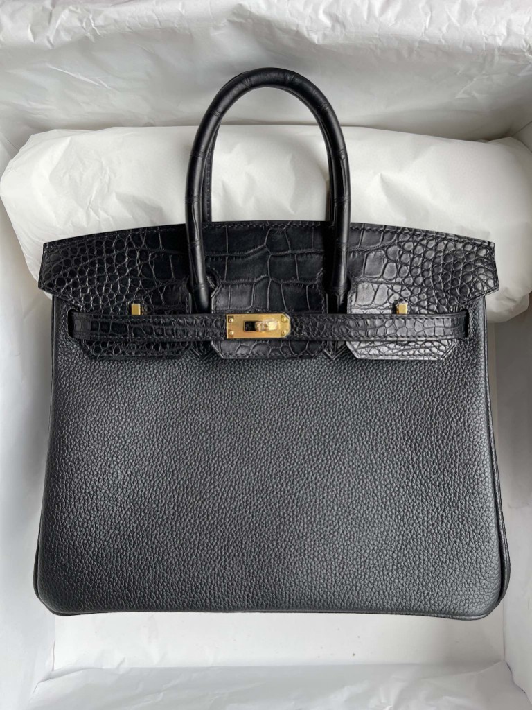Hermès(爱马仕)Birkin Touch 系列 黑色雾面方块鳄鱼 金扣 25cm 顶级手缝-拉尔森鳄鱼皮具定制 - 爱马仕包包官网 Hermès(爱马仕)Birkin Touch 系列 黑色雾面方块鳄鱼 金扣 25cm 顶级手缝