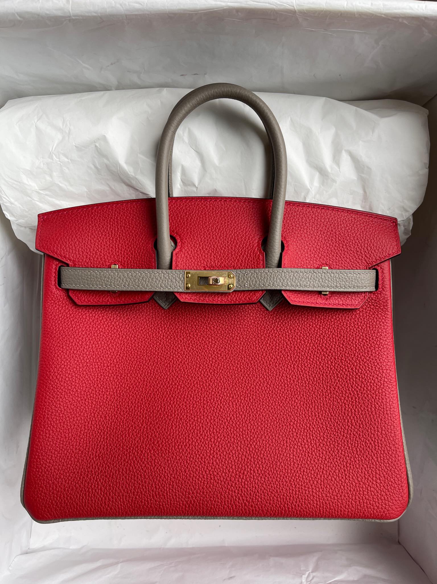 Hermès(爱马仕)Birkin 铂金包 原厂小牛皮 togo Q5 国旗红 拼 M8 沥青灰 金扣 25cm 顶级手缝-拉尔森鳄鱼皮具定制 - 爱马仕包包官网 Hermès(爱马仕)Birkin 铂金包 原厂小牛皮 togo Q5 国旗红 拼 M8 沥青灰 金扣 25cm 顶级手缝