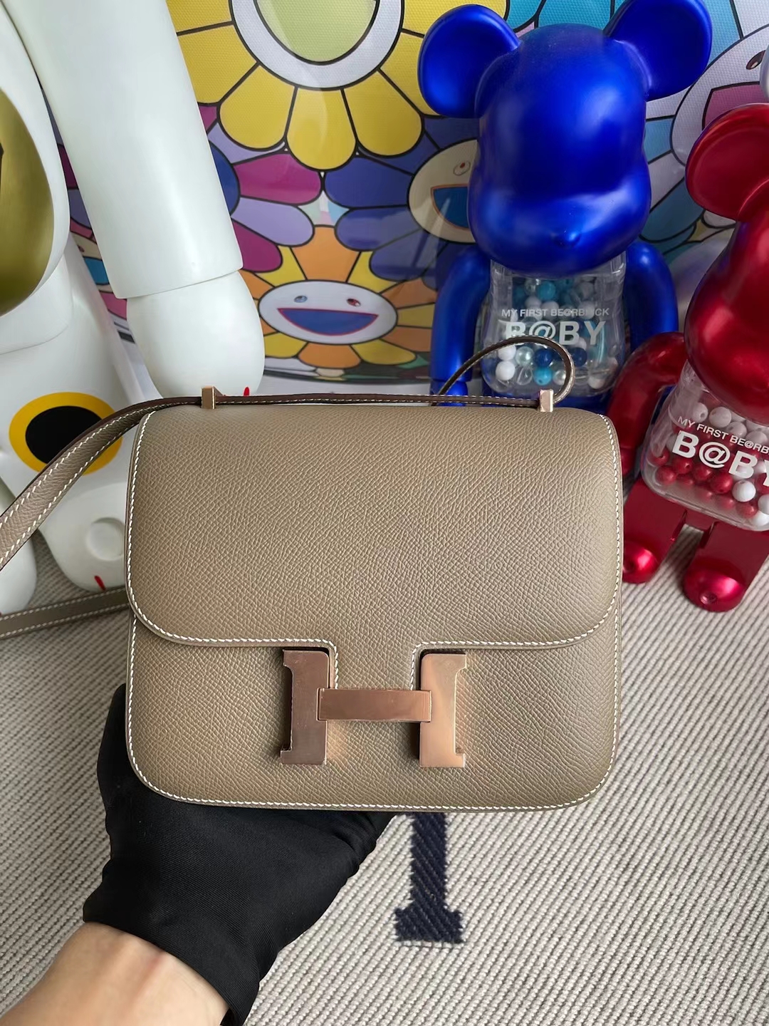 Hermès(爱马仕)Constance 空姐包 Epsom Ck18 大象灰 玫瑰金扣 19cm 顶级工艺 全手工缝制-拉尔森鳄鱼皮具定制 - 爱马仕包包官网 Hermès(爱马仕)Constance 空姐包 Epsom Ck18 大象灰 玫瑰金扣 19cm 顶级工艺 全手工缝制