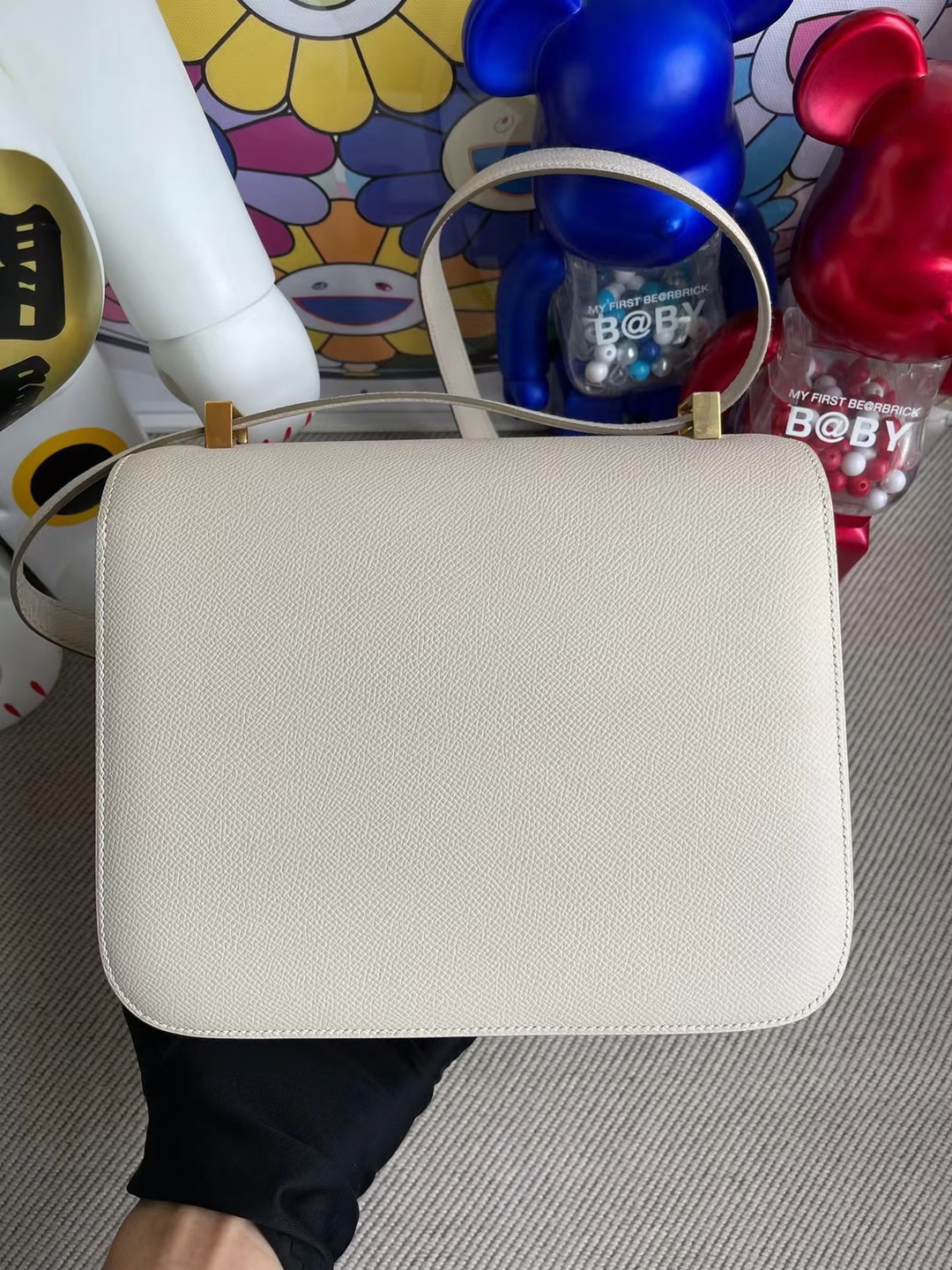 Hermès(爱马仕)Constance 空姐包 Ck10 奶昔白 金扣 24cm 顶级工艺 全手工缝制-拉尔森鳄鱼皮具定制 - 爱马仕包包官网 Hermès(爱马仕)Constance 空姐包 Ck10 奶昔白 金扣 24cm 顶级工艺 全手工缝制