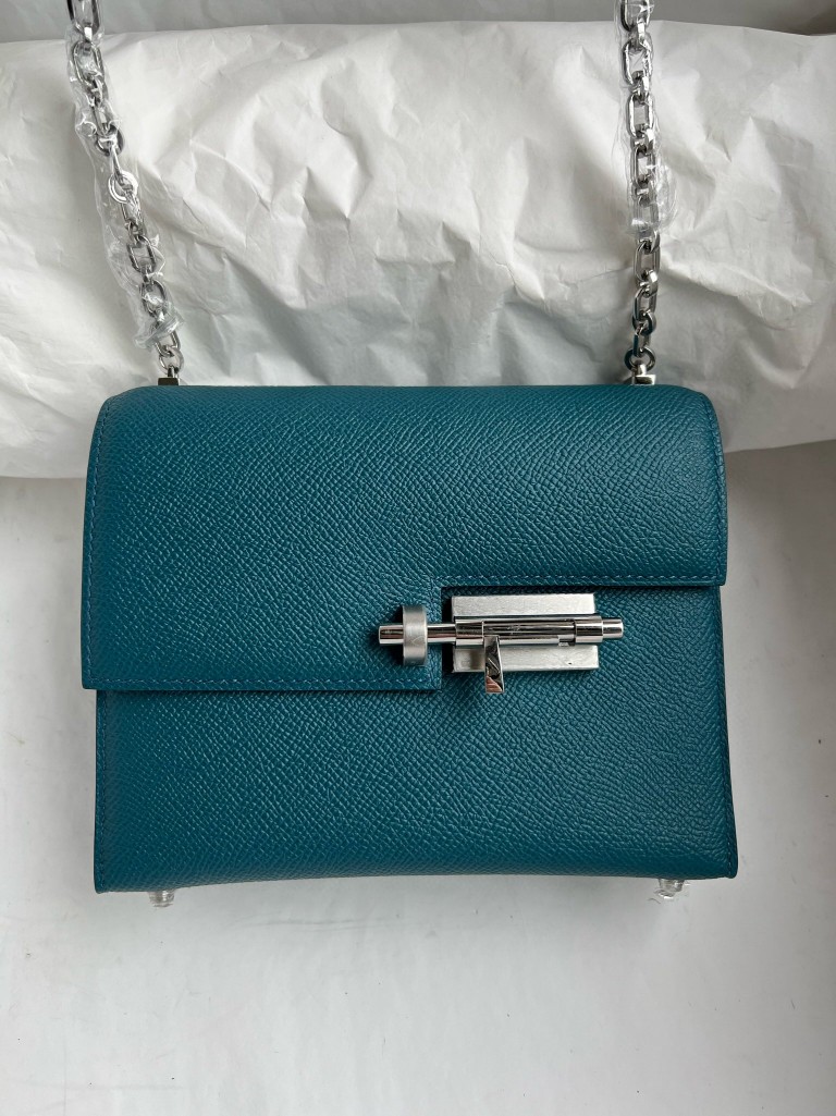 Hermès(爱马仕)Verrou 机枪包 Epsom 原厂掌纹皮 W0 博斯普鲁斯绿 银扣 17cm 顶级手缝-拉尔森鳄鱼皮具定制 - 爱马仕包包官网 Hermès(爱马仕)Verrou 机枪包 Epsom 原厂掌纹皮 W0 博斯普鲁斯绿 银扣 17cm 顶级手缝