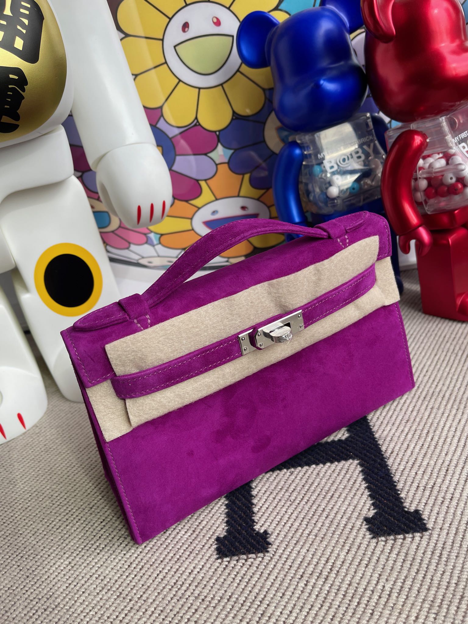 Hermès(爱马仕)Mini kelly pochette 麂皮 紫色 银扣 22cm 晚宴包 顶级手缝-拉尔森鳄鱼皮具定制 - 爱马仕包包官网 Hermès(爱马仕)Mini kelly pochette 麂皮 紫色 银扣 22cm 晚宴包 顶级手缝