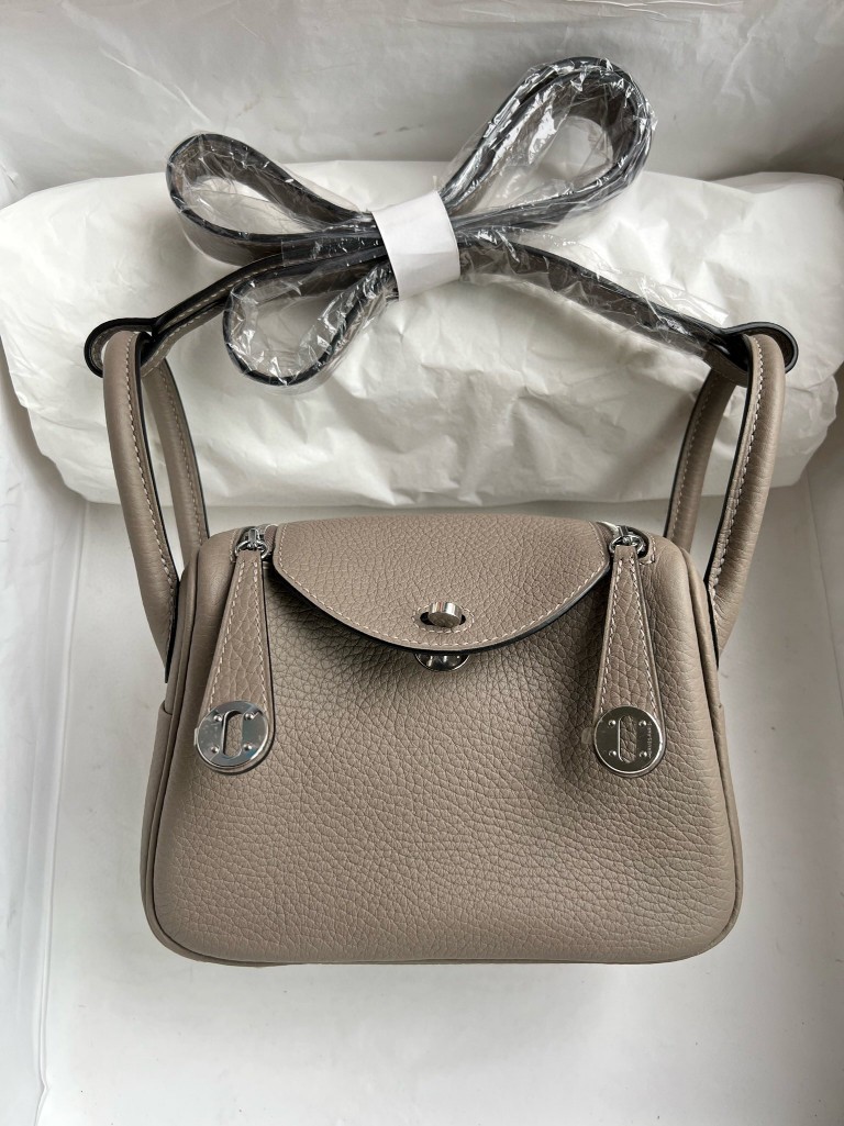 Hermès(爱马仕)Mini lindy 迷你琳迪包 Taurillon Clemence M8 沥青灰 gris ashpite 银扣 顶级手缝-拉尔森鳄鱼皮具定制 - 爱马仕包包官网 Hermès(爱马仕)Mini lindy 迷你琳迪包 Taurillon Clemence M8 沥青灰 gris ashpite 银扣 顶级手缝