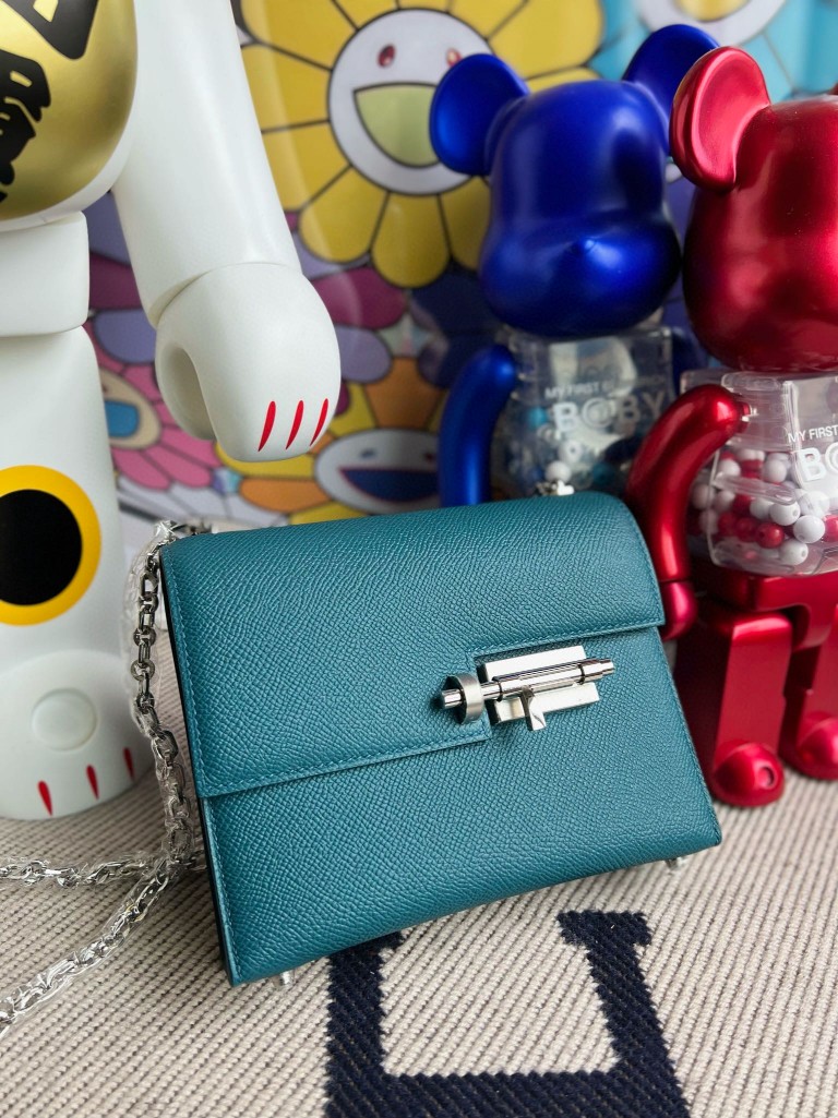 Hermès(爱马仕)Verrou 机枪包 Epsom 原厂掌纹皮 W0 博斯普鲁斯绿 银扣 17cm 顶级手缝-拉尔森鳄鱼皮具定制 - 爱马仕包包官网 Hermès(爱马仕)Verrou 机枪包 Epsom 原厂掌纹皮 W0 博斯普鲁斯绿 银扣 17cm 顶级手缝