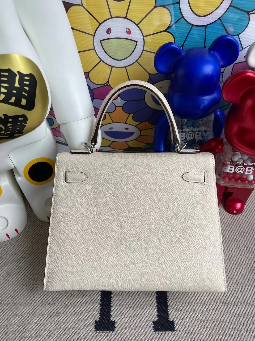 Hermès(爱马仕)Kelly 凯莉包 Epsom i2 奶油白 内拼 2s 芝麻色 银扣 25cm 顶级工艺 全手工缝制-拉尔森鳄鱼皮具定制 - 爱马仕包包官网 Hermès(爱马仕)Kelly 凯莉包 Epsom i2 奶油白 内拼 2s 芝麻色 银扣 25cm 顶级工艺 全手工缝制