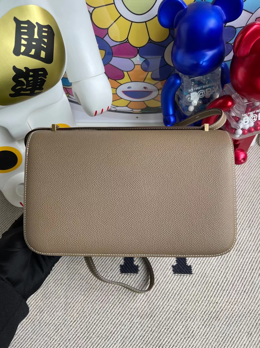 Hermès(爱马仕)Constance 空姐包 Elan Epsom Ck18 大象灰 金扣 26cm 顶级工艺 全手工缝制-拉尔森鳄鱼皮具定制 - 爱马仕包包官网 Hermès(爱马仕)Constance 空姐包 Elan Epsom Ck18 大象灰 金扣 26cm 顶级工艺 全手工缝制