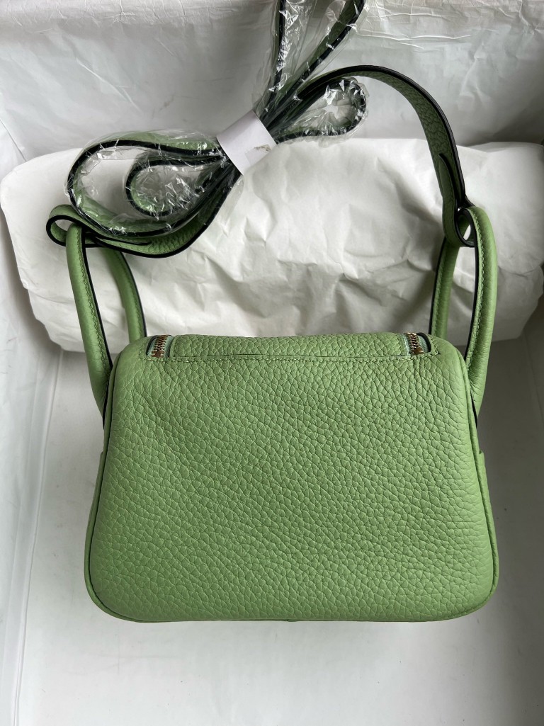 Hermès(爱马仕)Mini lindy 迷你琳迪包 Taurillon Clemence 3I 牛油果绿 金扣 顶级手缝-拉尔森鳄鱼皮具定制 - 爱马仕包包官网 Hermès(爱马仕)Mini lindy 迷你琳迪包 Taurillon Clemence 3I 牛油果绿 金扣 顶级手缝