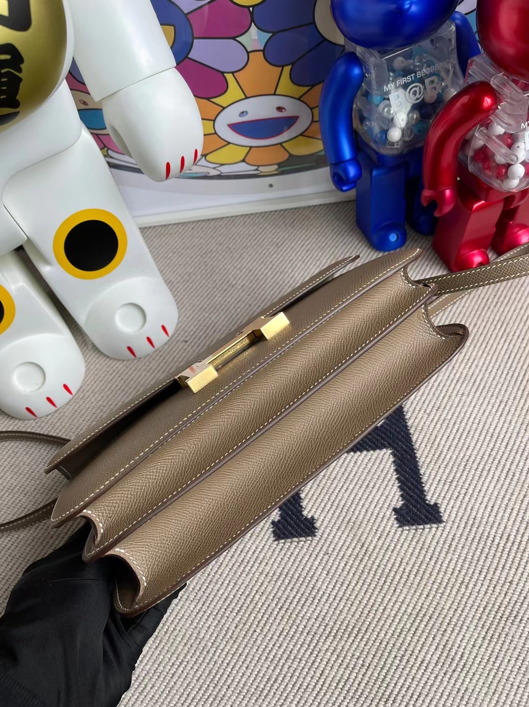 Hermès(爱马仕)Constance 空姐包 Elan Epsom Ck18 大象灰 金扣 26cm 顶级工艺 全手工缝制-拉尔森鳄鱼皮具定制 - 爱马仕包包官网 Hermès(爱马仕)Constance 空姐包 Elan Epsom Ck18 大象灰 金扣 26cm 顶级工艺 全手工缝制