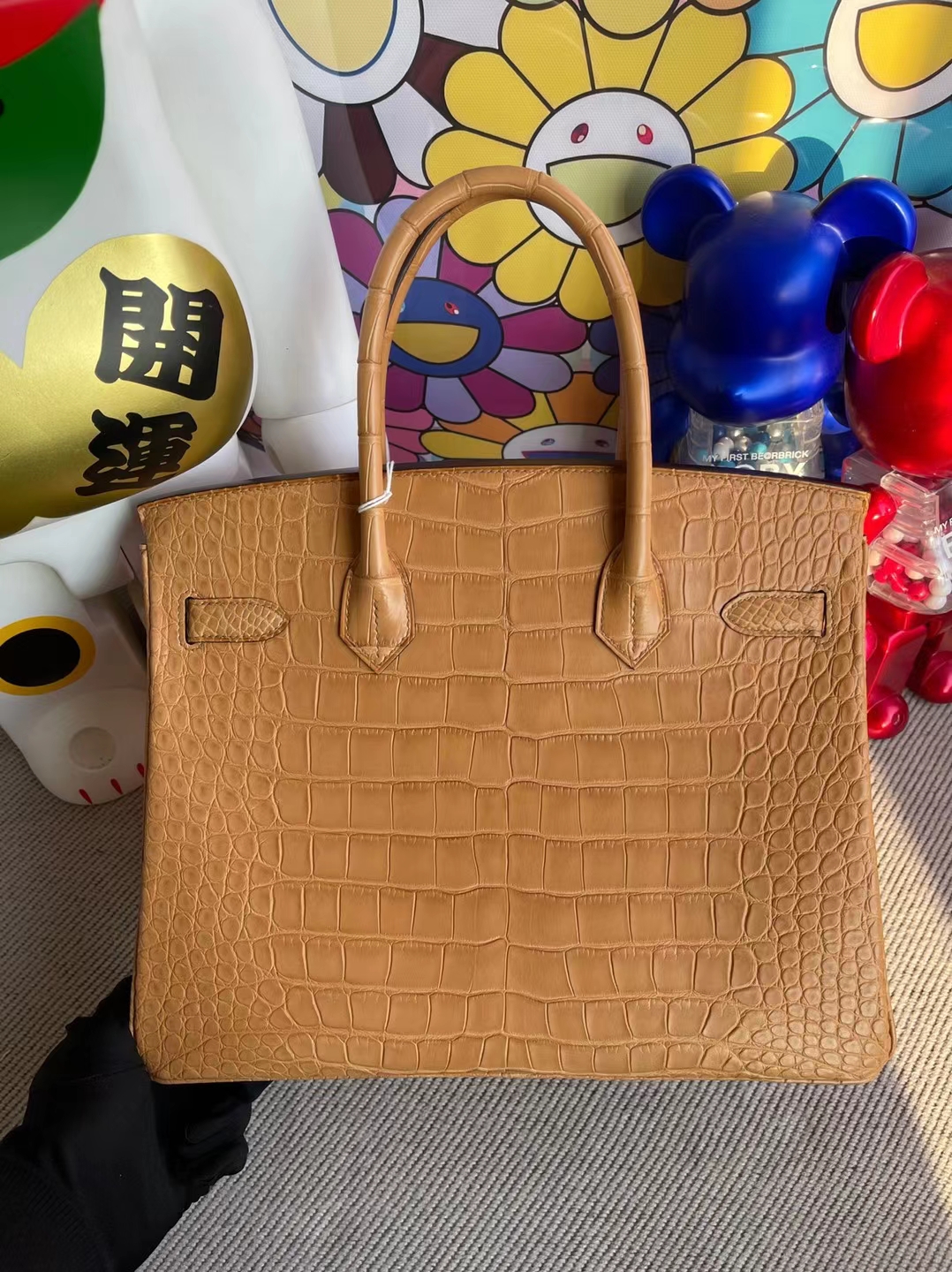 Hermès(爱马仕)Birkin 铂金包 雾面美洲鳄鱼 麦穗色 Matte Alligator Crocodile Phw 银扣 30cm 订制-拉尔森鳄鱼皮具定制 - 爱马仕包包官网 Hermès(爱马仕)Birkin 铂金包 雾面美洲鳄鱼 麦穗色 Matte Alligator Crocodile Phw 银扣 30cm 订制