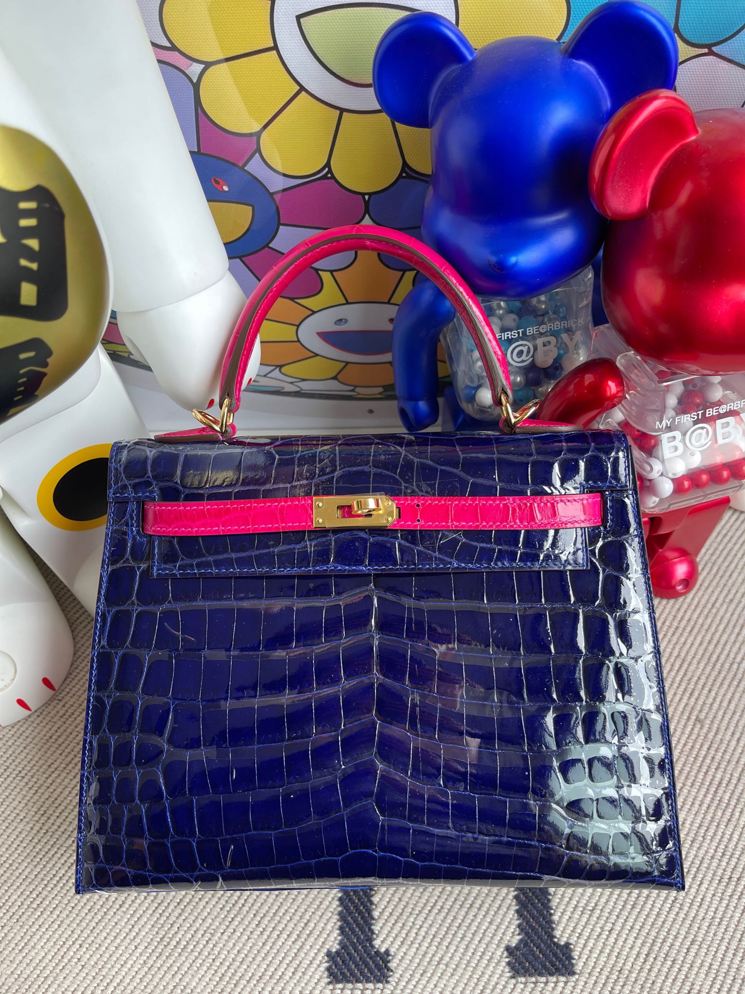 Hermès(爱马仕)kelly 凯莉包 Crocodile shiny 亮面鳄鱼 7T 电光蓝 拼 J5 天方夜谭粉紫 金扣 25cm 顶级手缝-拉尔森鳄鱼皮具定制 - 爱马仕包包官网 Hermès(爱马仕)kelly 凯莉包 Crocodile shiny 亮面鳄鱼 7T 电光蓝 拼 J5 天方夜谭粉紫 金扣 25cm 顶级手缝