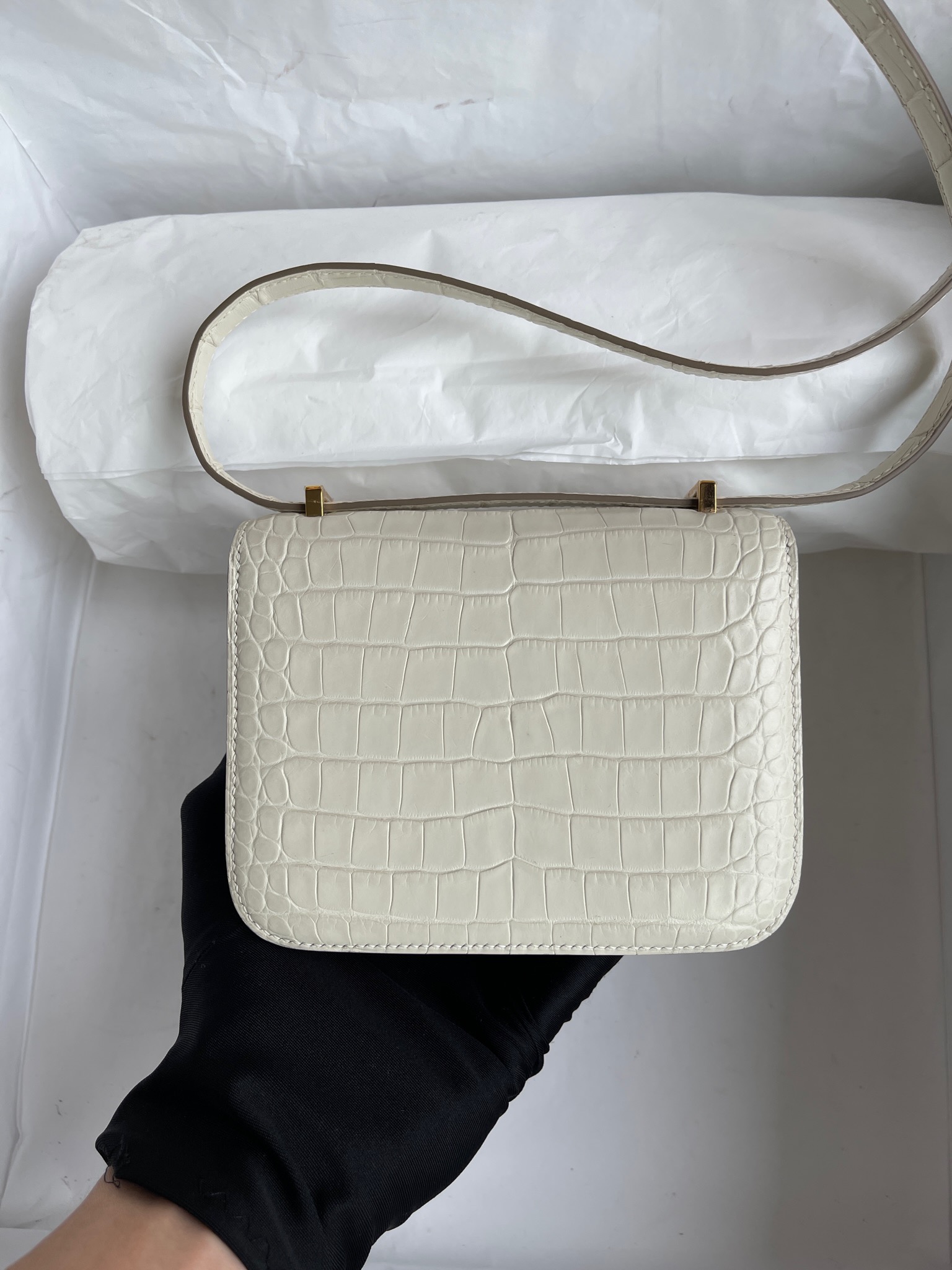 Hermès(爱马仕)Constance 14cm Alligator matt 雾面鳄鱼 8L 奶油白 beton 金扣 顶级手缝-拉尔森鳄鱼皮具定制 - 爱马仕包包官网 Hermès(爱马仕)Constance 14cm Alligator matt 雾面鳄鱼 8L 奶油白 beton 金扣 顶级手缝
