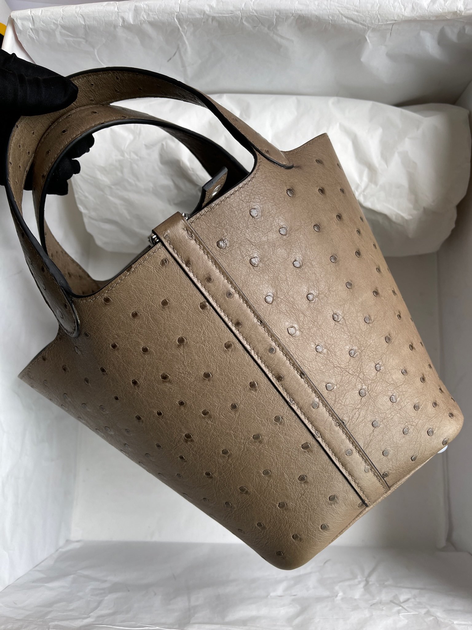 Hermès(爱马仕)Picotin 菜篮子 Ostrich kk 鸵鸟 大象灰 银扣 18cm 顶级手缝 现货-拉尔森鳄鱼皮具定制 - 爱马仕包包官网 Hermès(爱马仕)Picotin 菜篮子 Ostrich kk 鸵鸟 大象灰 银扣 18cm 顶级手缝 现货