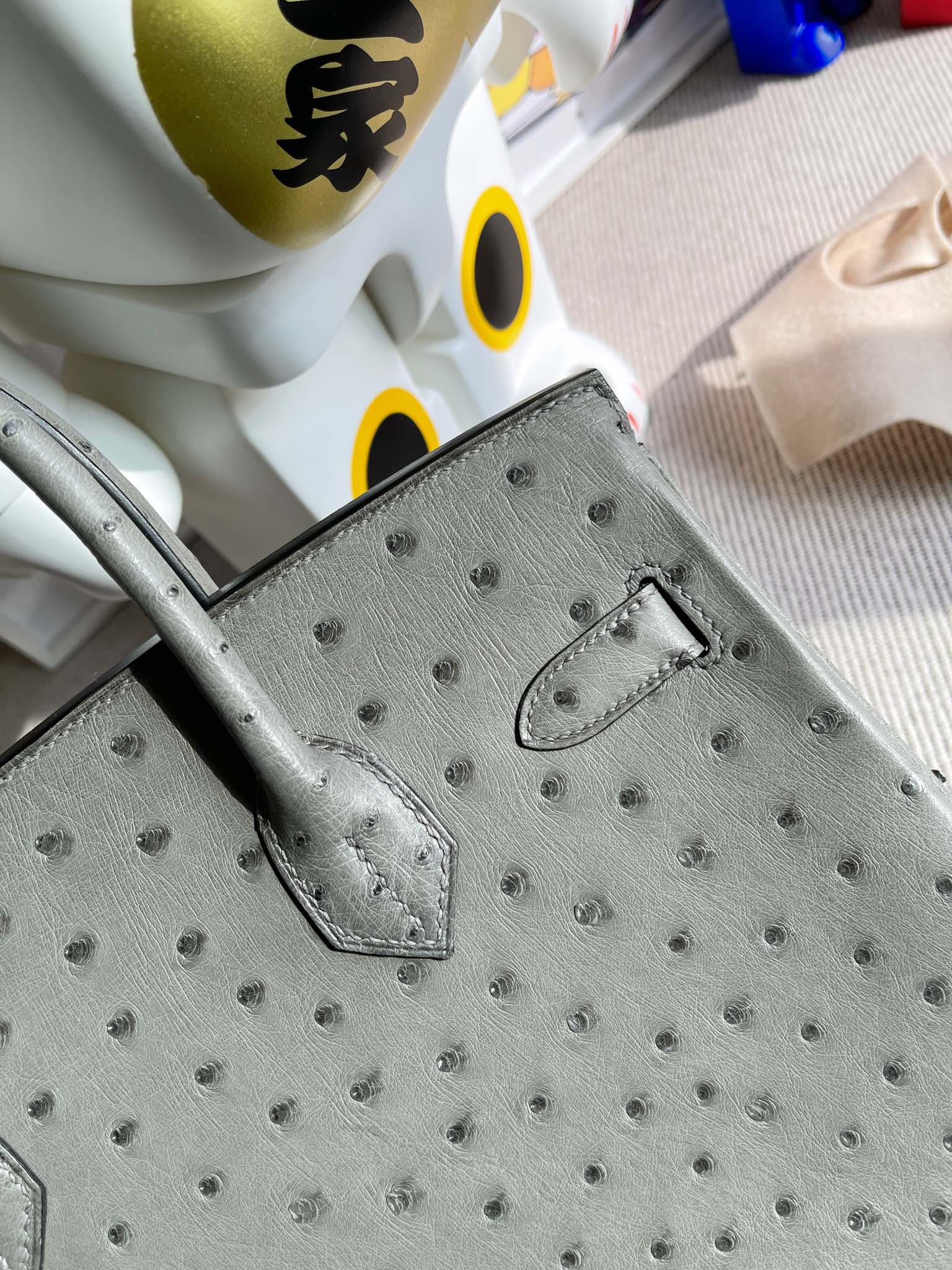 Hermès(爱马仕)Birkin 铂金包 Ostrich kk鸵鸟 慕斯灰 金扣 30cm 顶级手缝-拉尔森鳄鱼皮具定制 - 爱马仕包包官网 Hermès(爱马仕)Birkin 铂金包 Ostrich kk鸵鸟 慕斯灰 金扣 30cm 顶级手缝