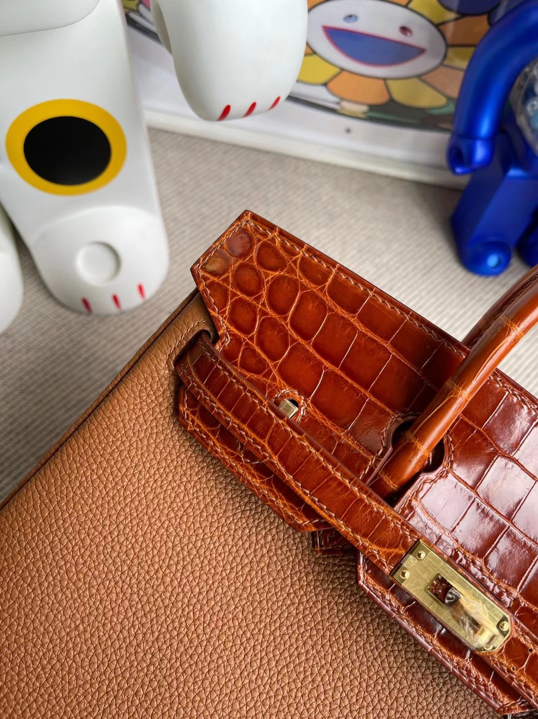 Hermès(爱马仕)Birkin 铂金包 Touch Togo 金棕色 拼 蜜糖棕 亮面尼罗鳄 金扣 25cm 订制-拉尔森鳄鱼皮具定制 - 爱马仕包包官网 Hermès(爱马仕)Birkin 铂金包 Touch Togo 金棕色 拼 蜜糖棕 亮面尼罗鳄 金扣 25cm 订制